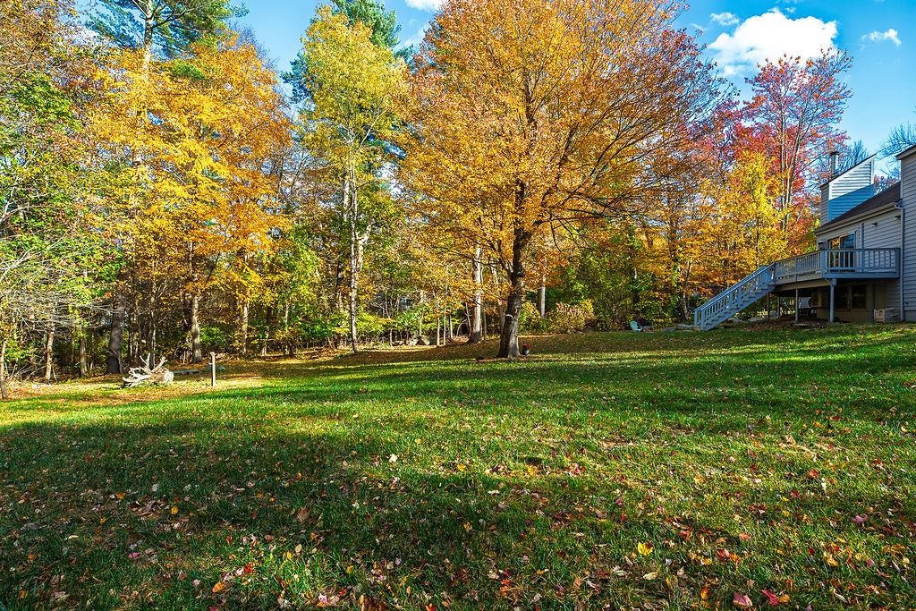 31 Pinewood Dr, Stratham, NH 03885