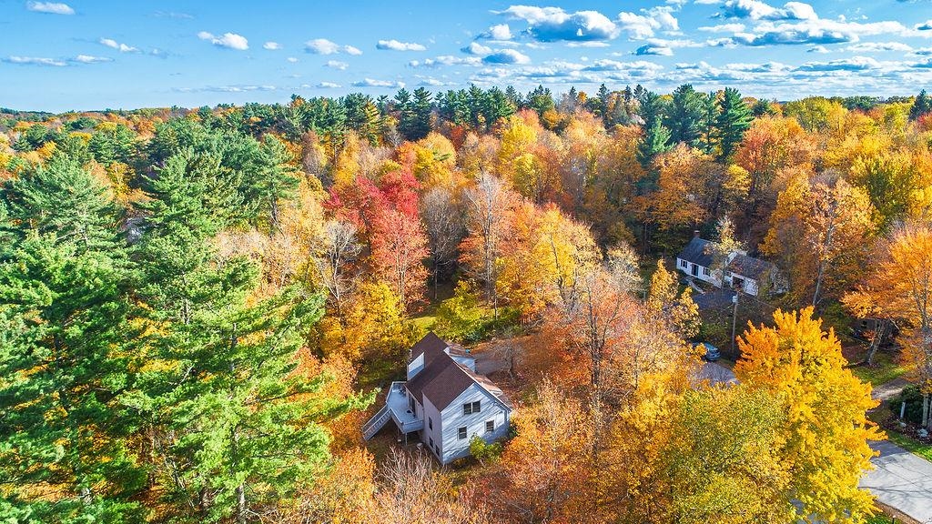 31 Pinewood Dr, Stratham, NH 03885