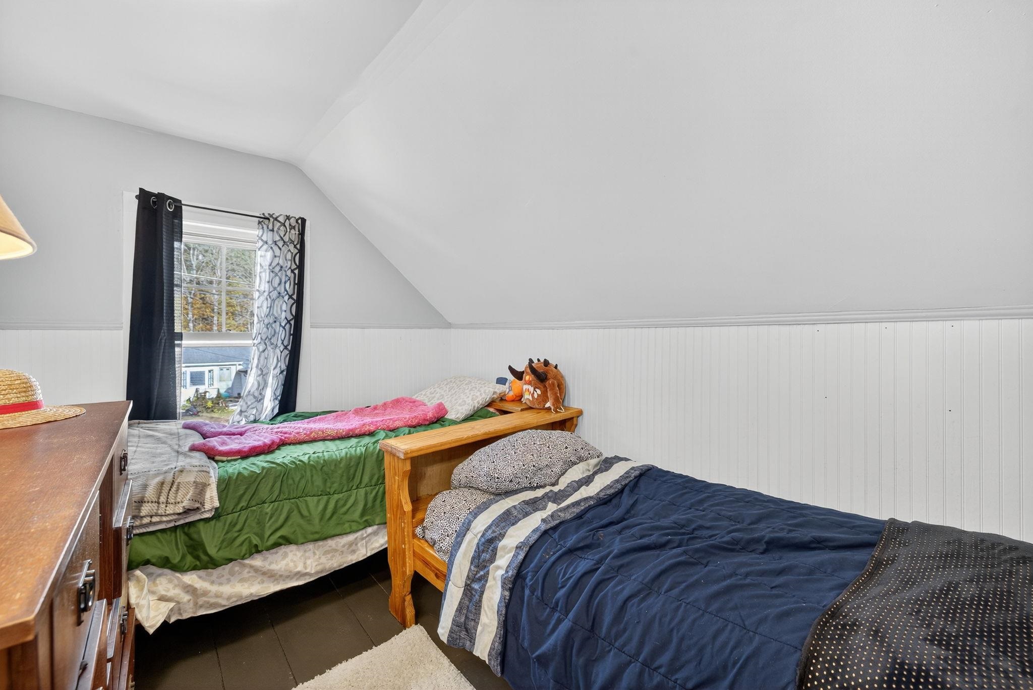 42 Trotting Park Rd, Farmington, NH 03835