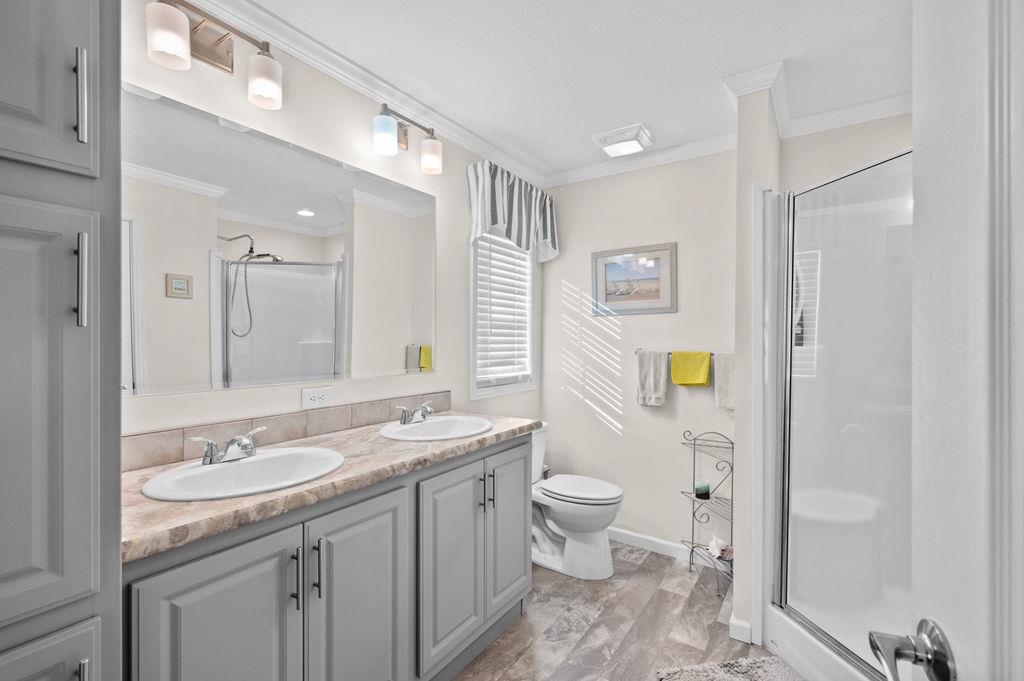 2 Adder Ln, Seabrook, NH 03874-4039