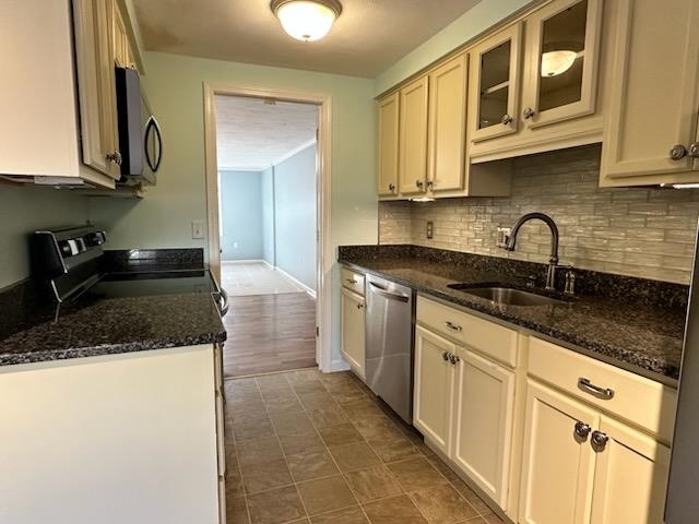 18 Colonial Sq, Peterborough, NH 03458