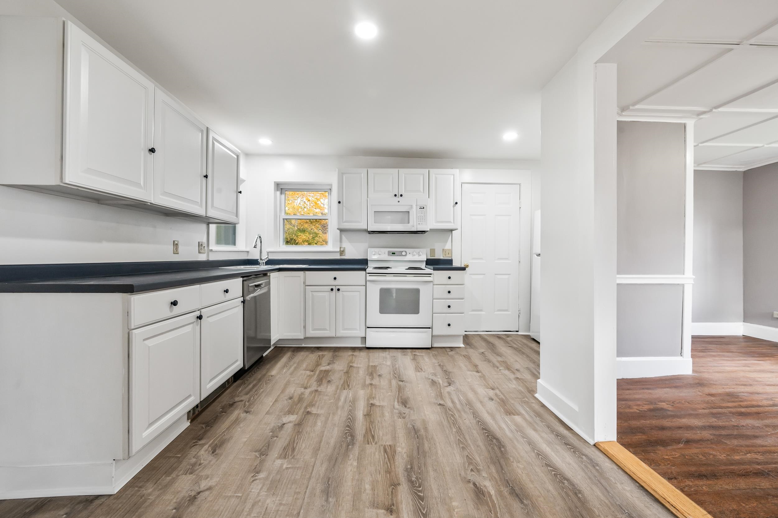 93 Pleasant St, Littleton, NH 03561