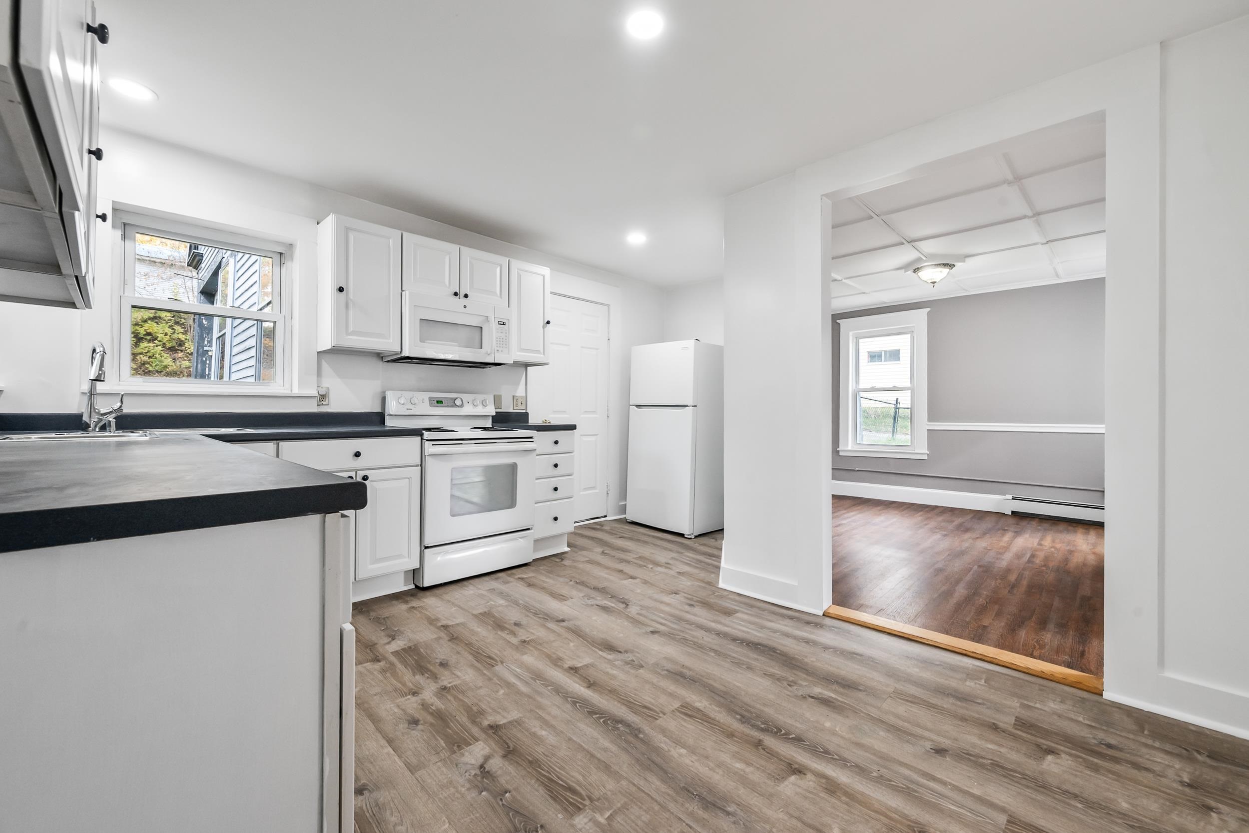 93 Pleasant St, Littleton, NH 03561