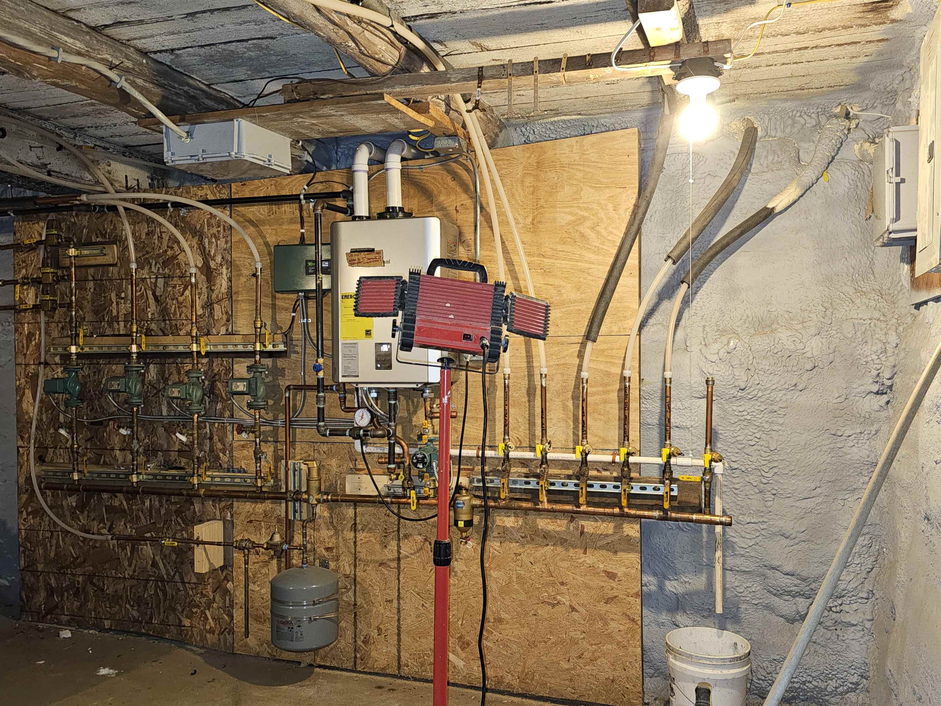 18 Pine St, Peterborough, NH 03458