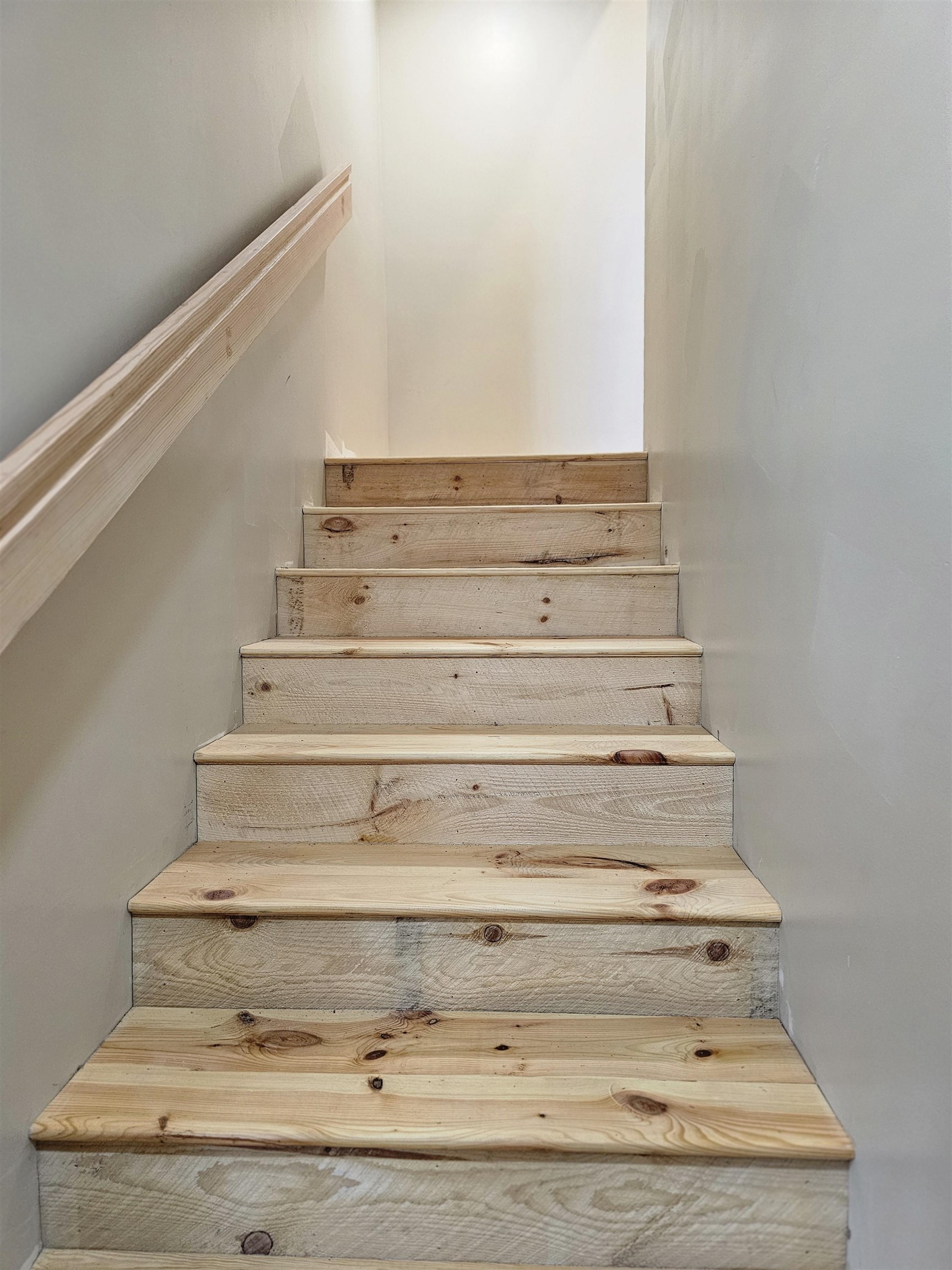 18 Pine St, Peterborough, NH 03458