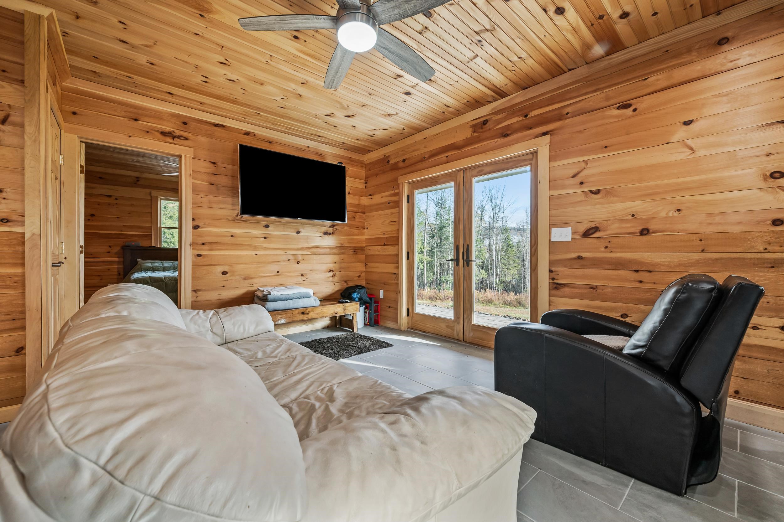 10 Pontook Est, Dummer, NH 03588