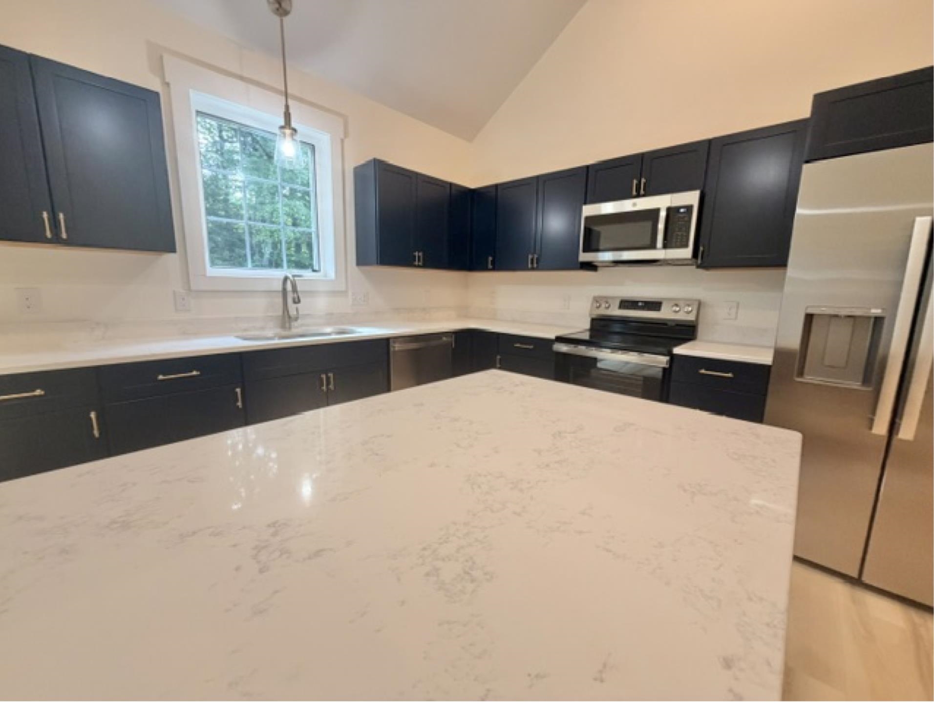 859 Salmon Falls Rd, Rochester, NH 03839