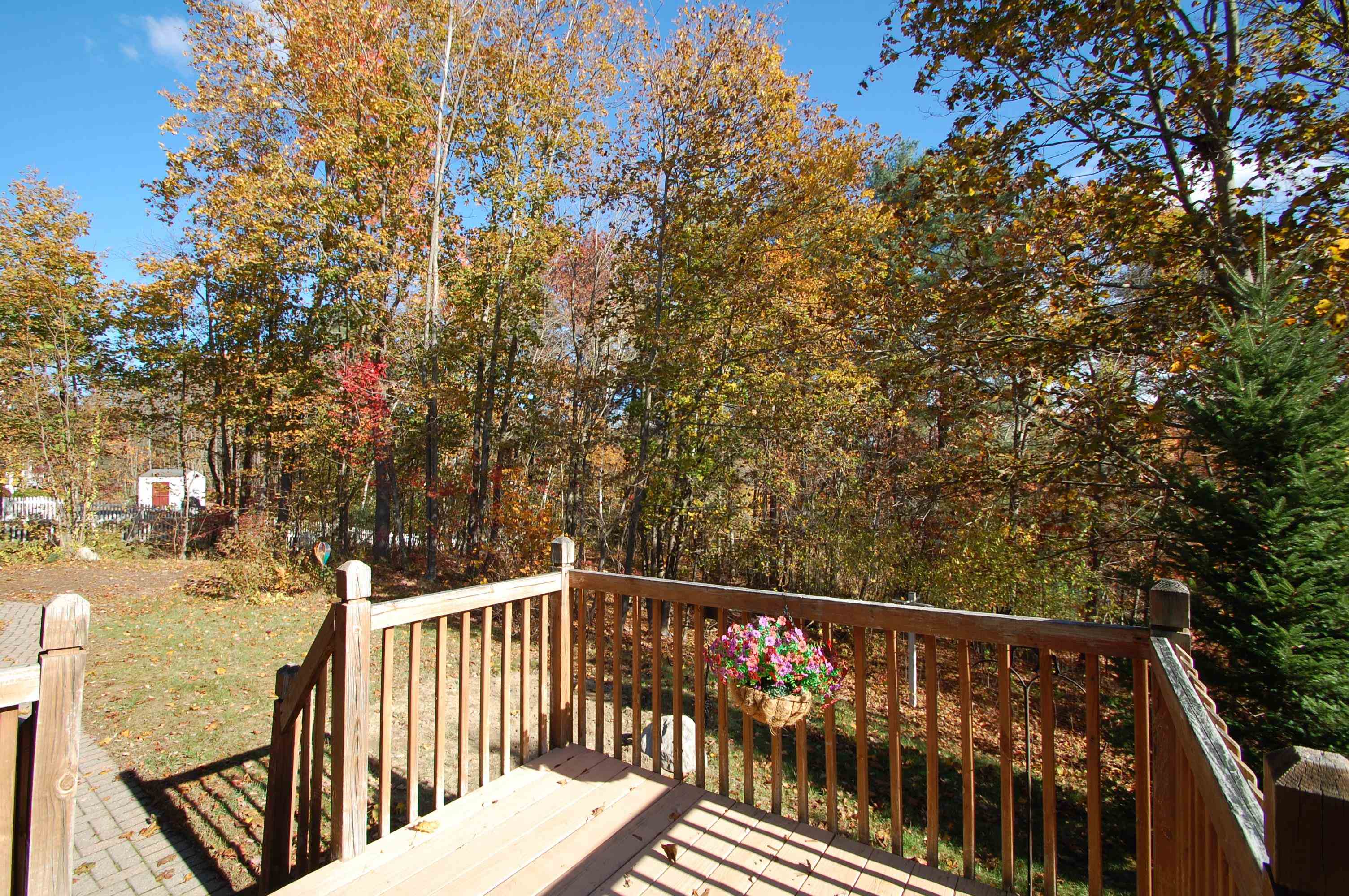 6 Deerhead St, Hooksett, NH 03106