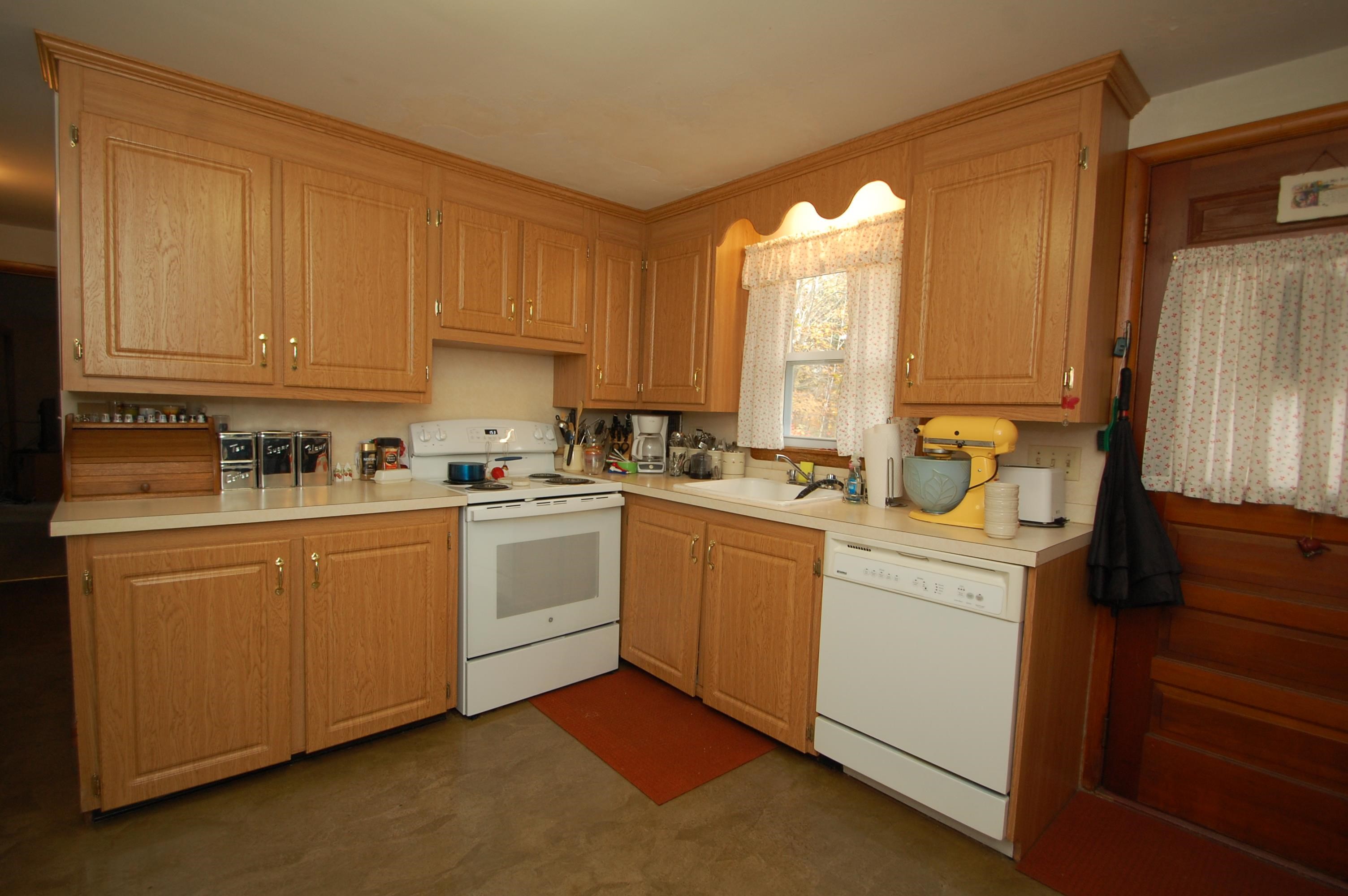 6 Deerhead St, Hooksett, NH 03106