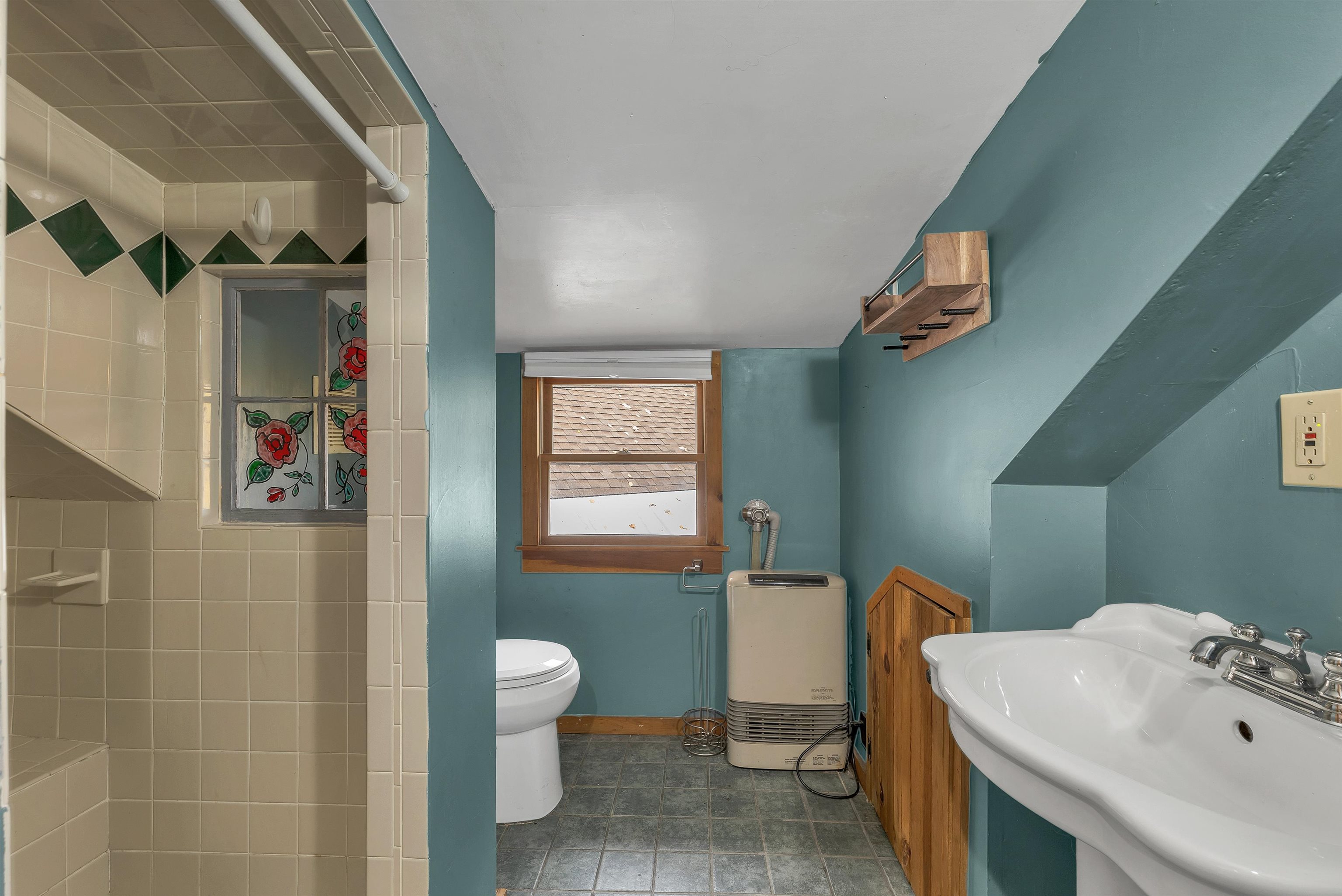 26 Chalet Dr, Gilford, NH 03249