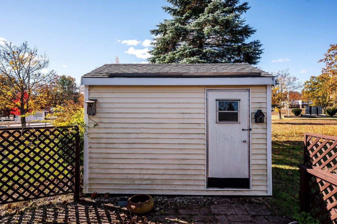 16 Nashoba Dr, Rochester, NH 03867