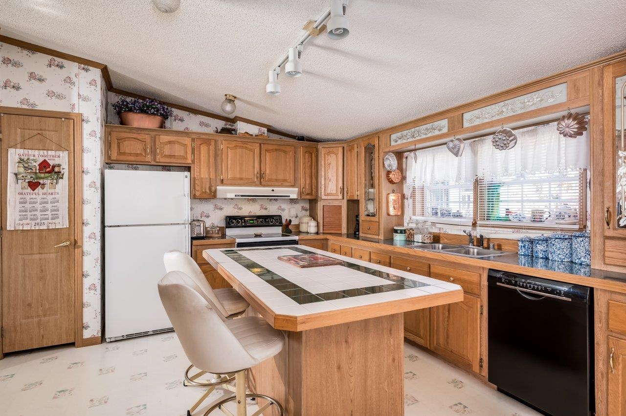 16 Nashoba Dr, Rochester, NH 03867