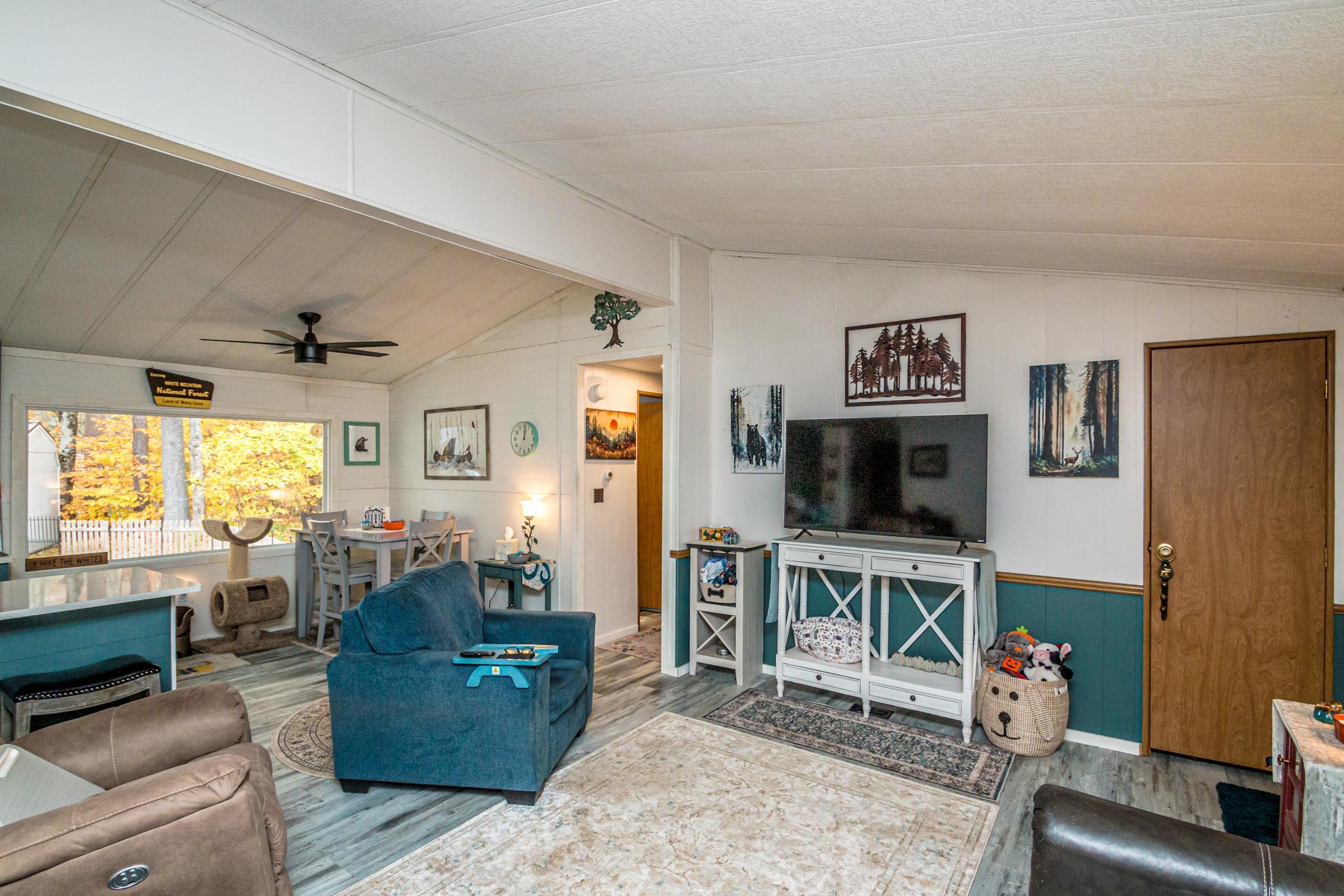 357 Lamplighters Dr, Conway, NH 03818