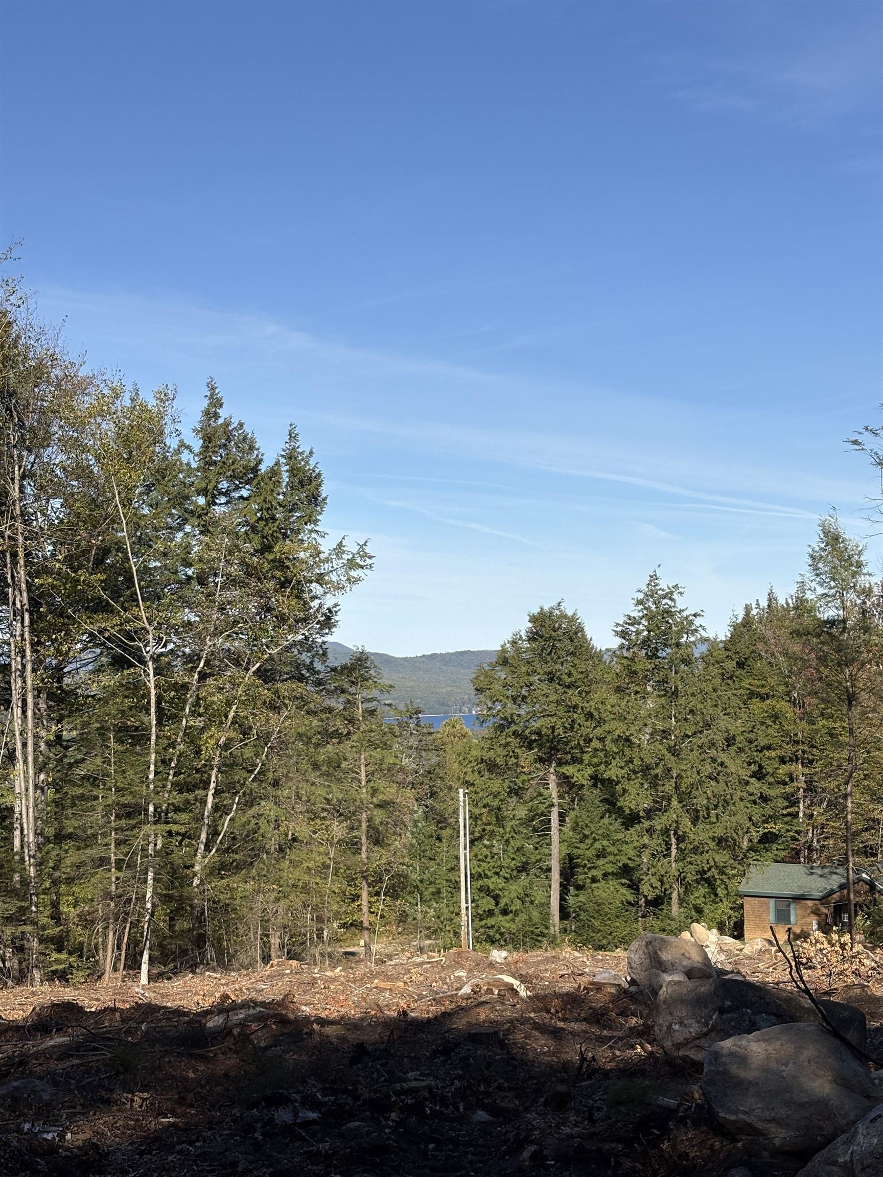 27 Sugarloaf Dr, Ossipee, NH 03814