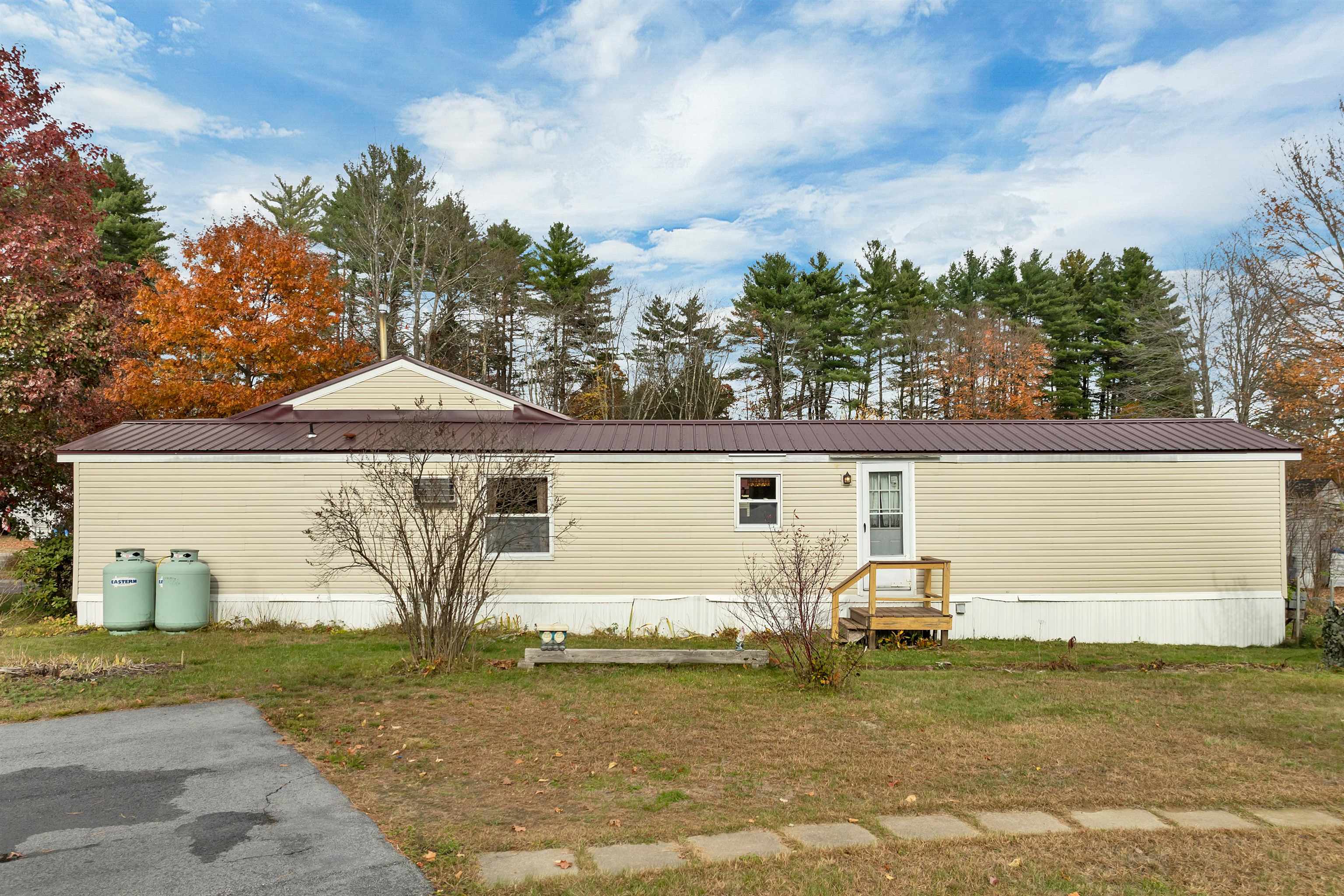 9 Duke Ln, Concord, NH 03303