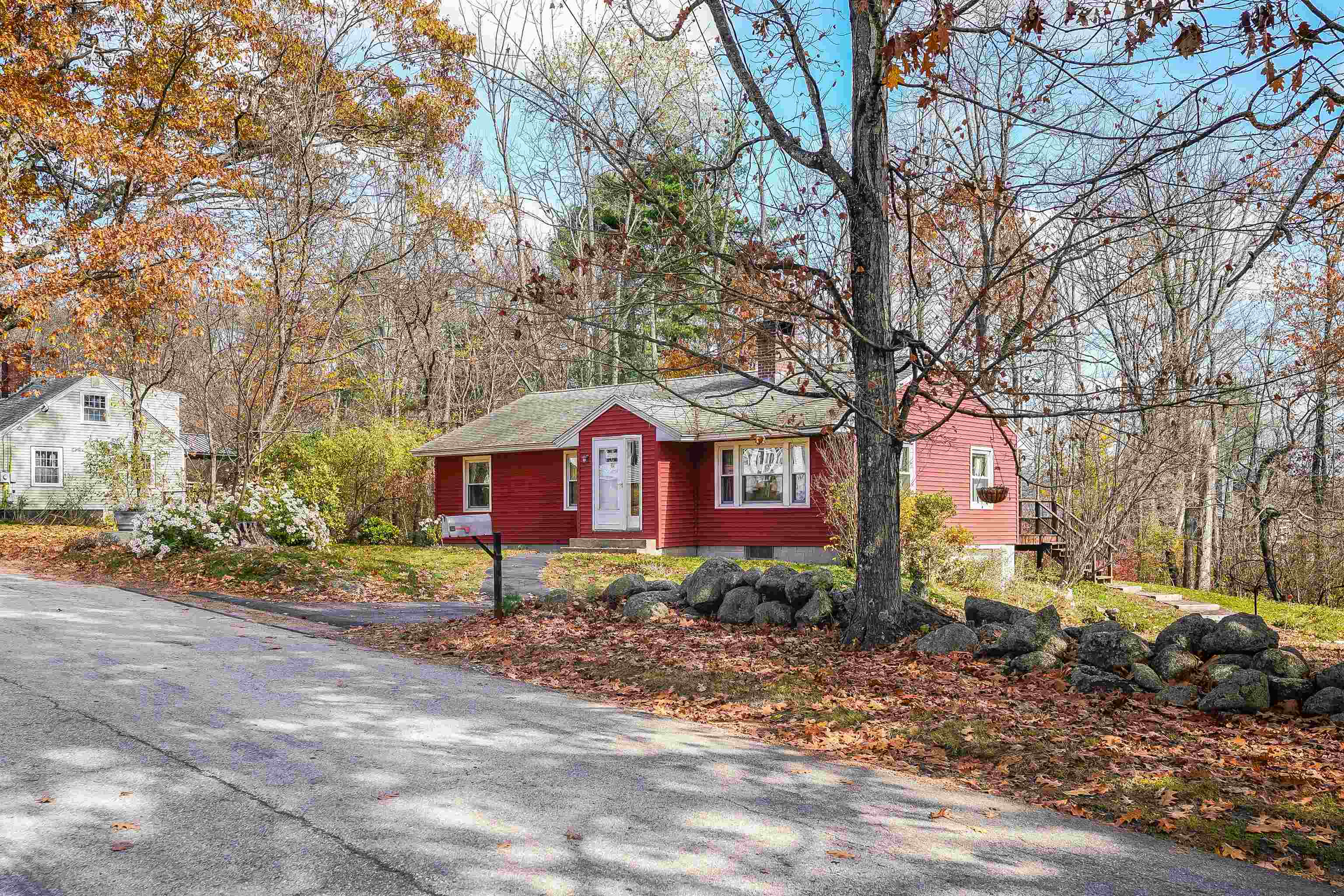 29 N Main St, Antrim, NH 03440