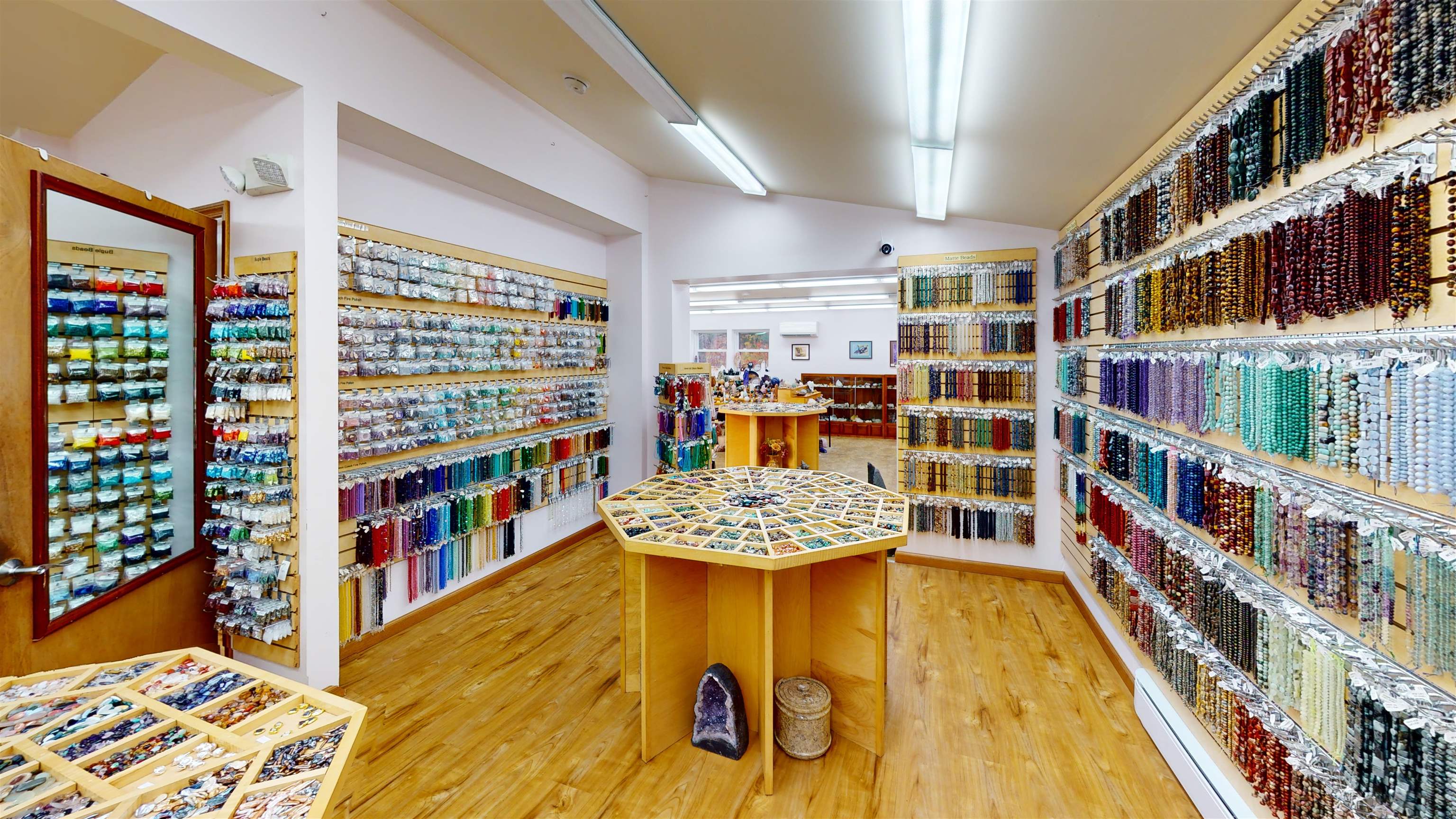 275 Calef Hw, Epping, NH 03042