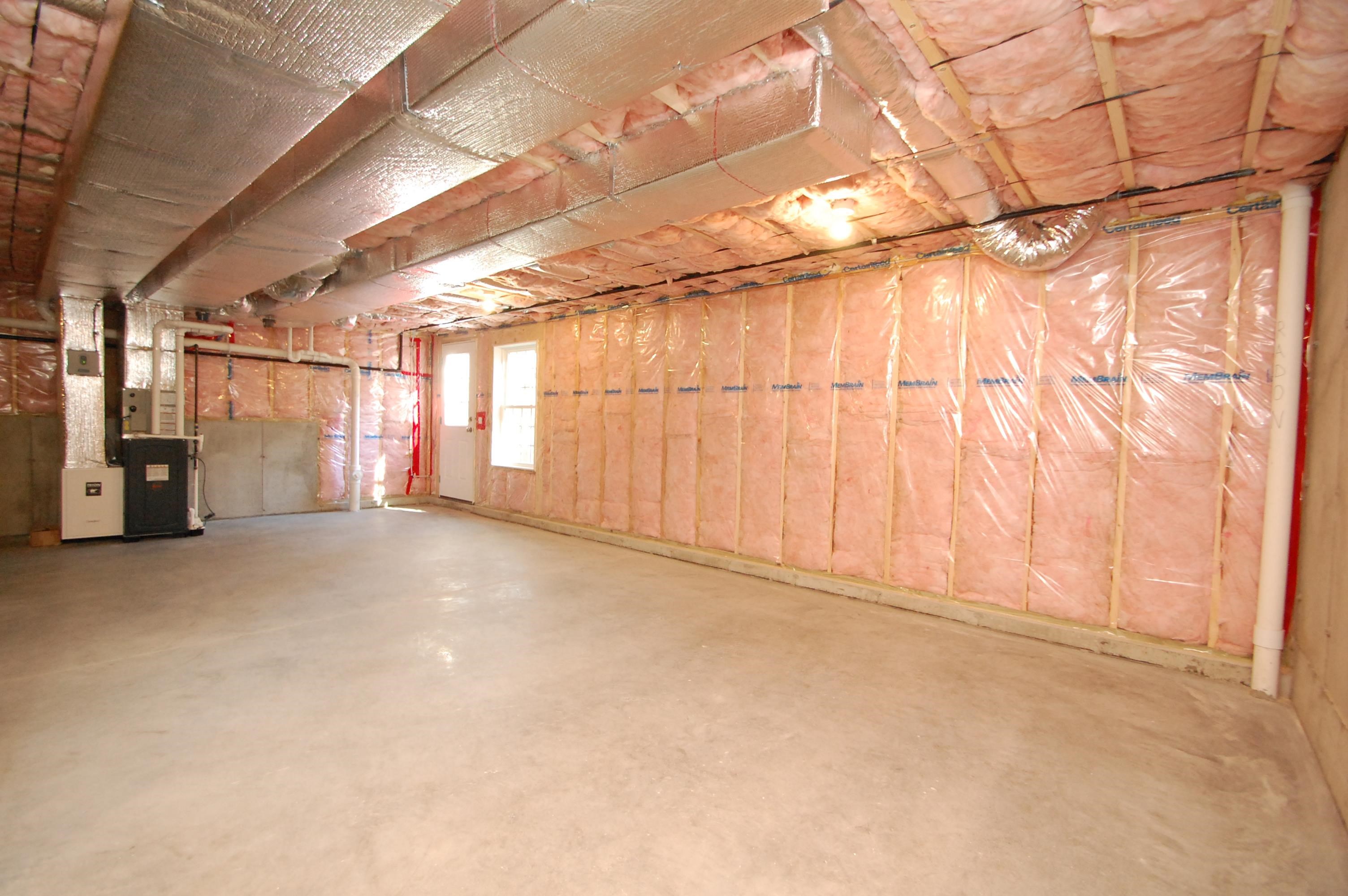 21A Griffin Rd, Hudson, NH 03051