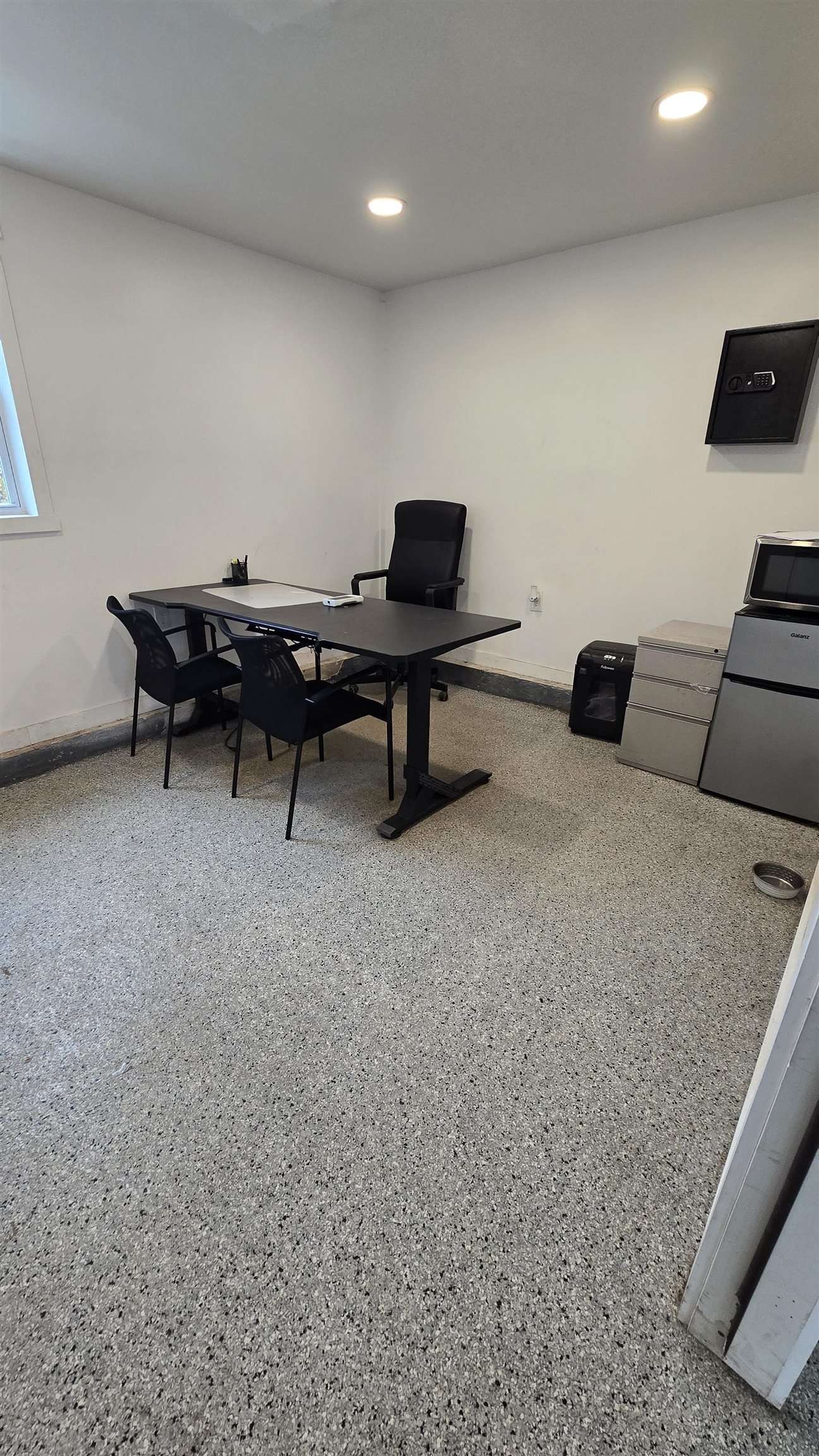 187 Dover Rd, Chichester, NH 03258