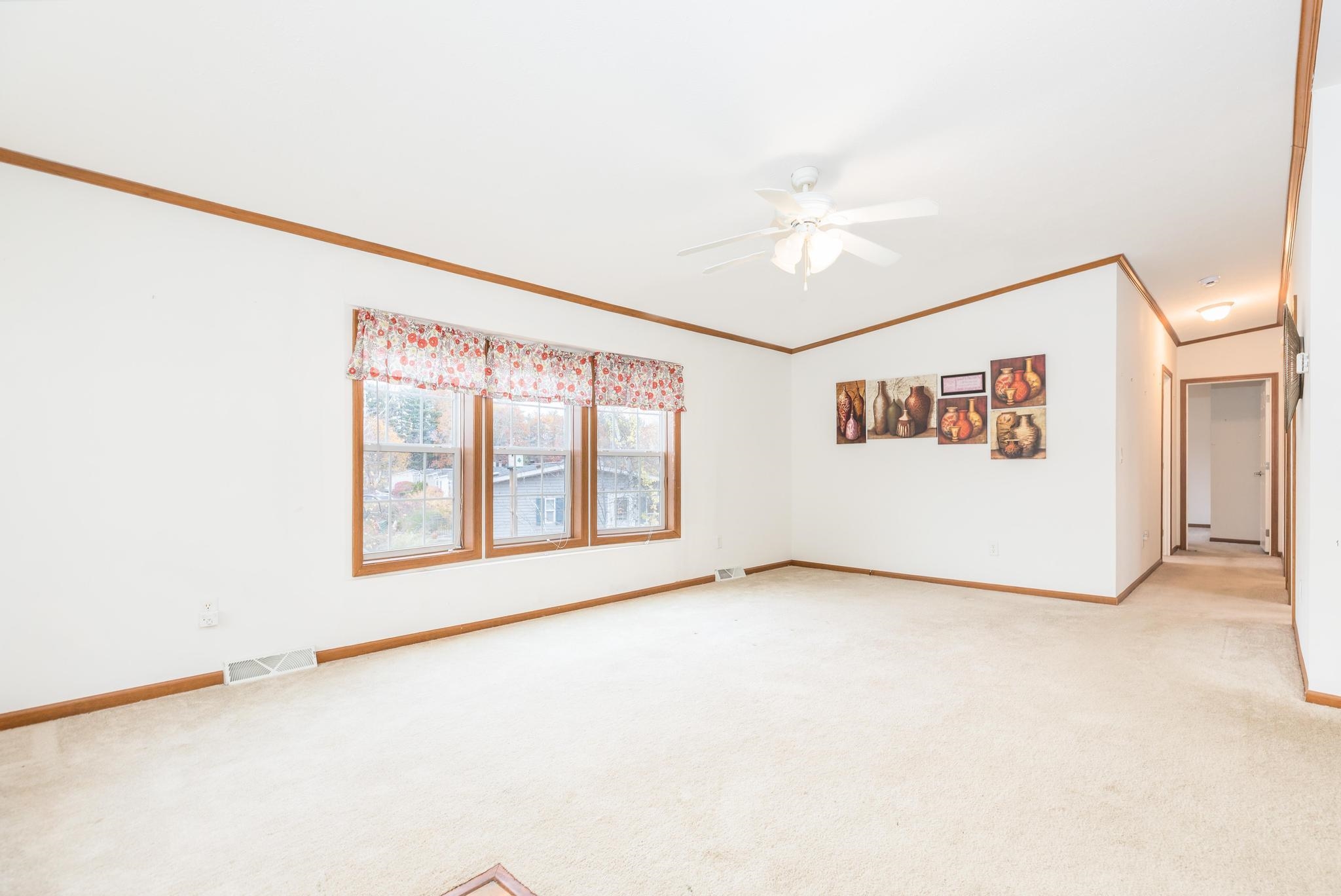 74 Seneca St, Rochester, NH 03867-5167