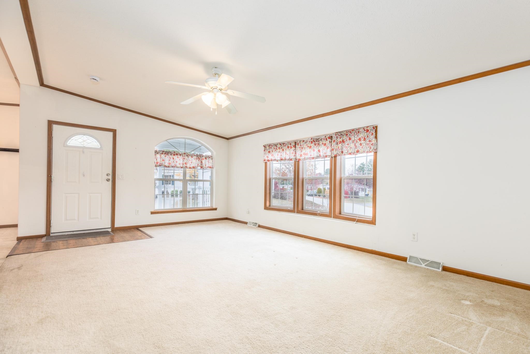 74 Seneca St, Rochester, NH 03867-5167