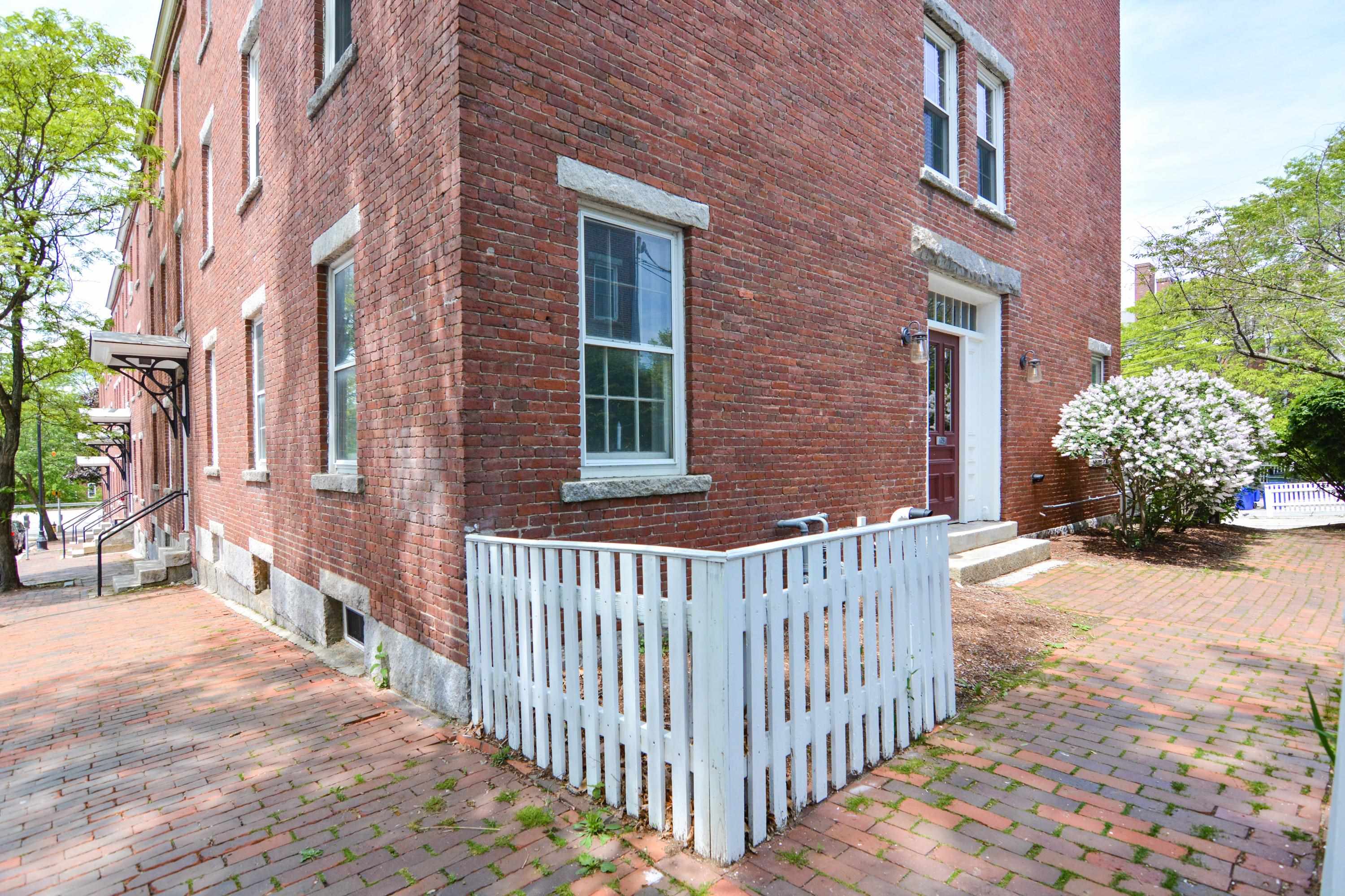 125 W Merrimack St #2, Manchester, NH 03101