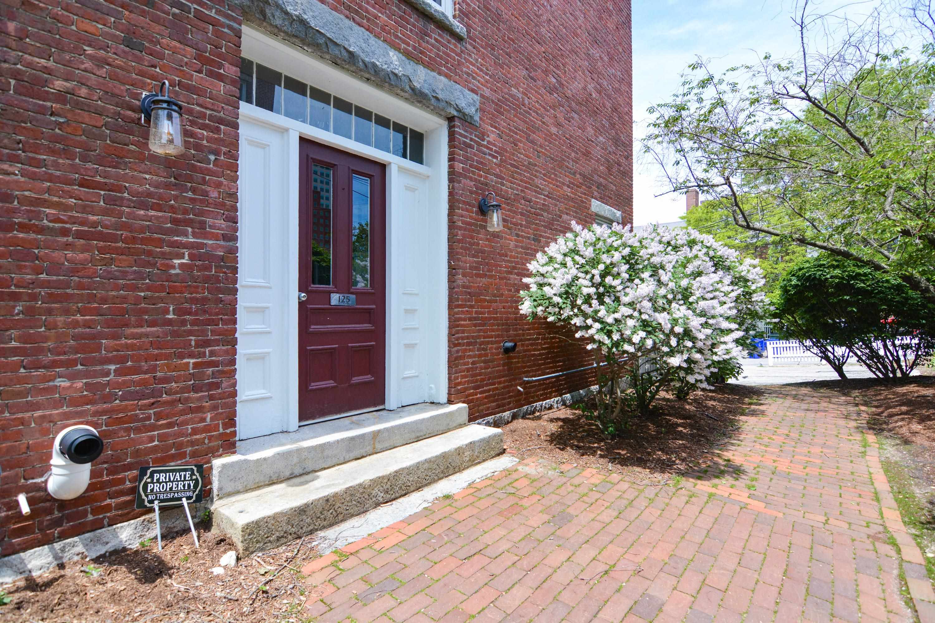 125 W Merrimack St #2, Manchester, NH 03101