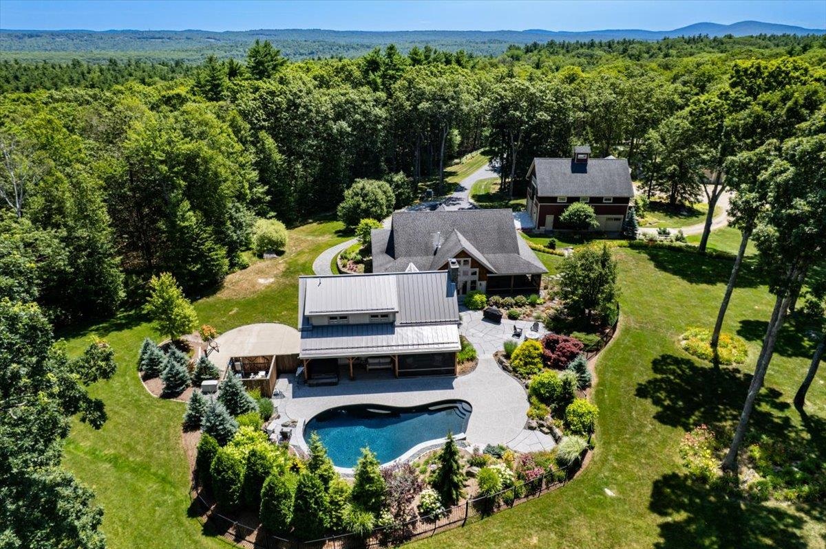 849 River Rd, Weare, NH 03281