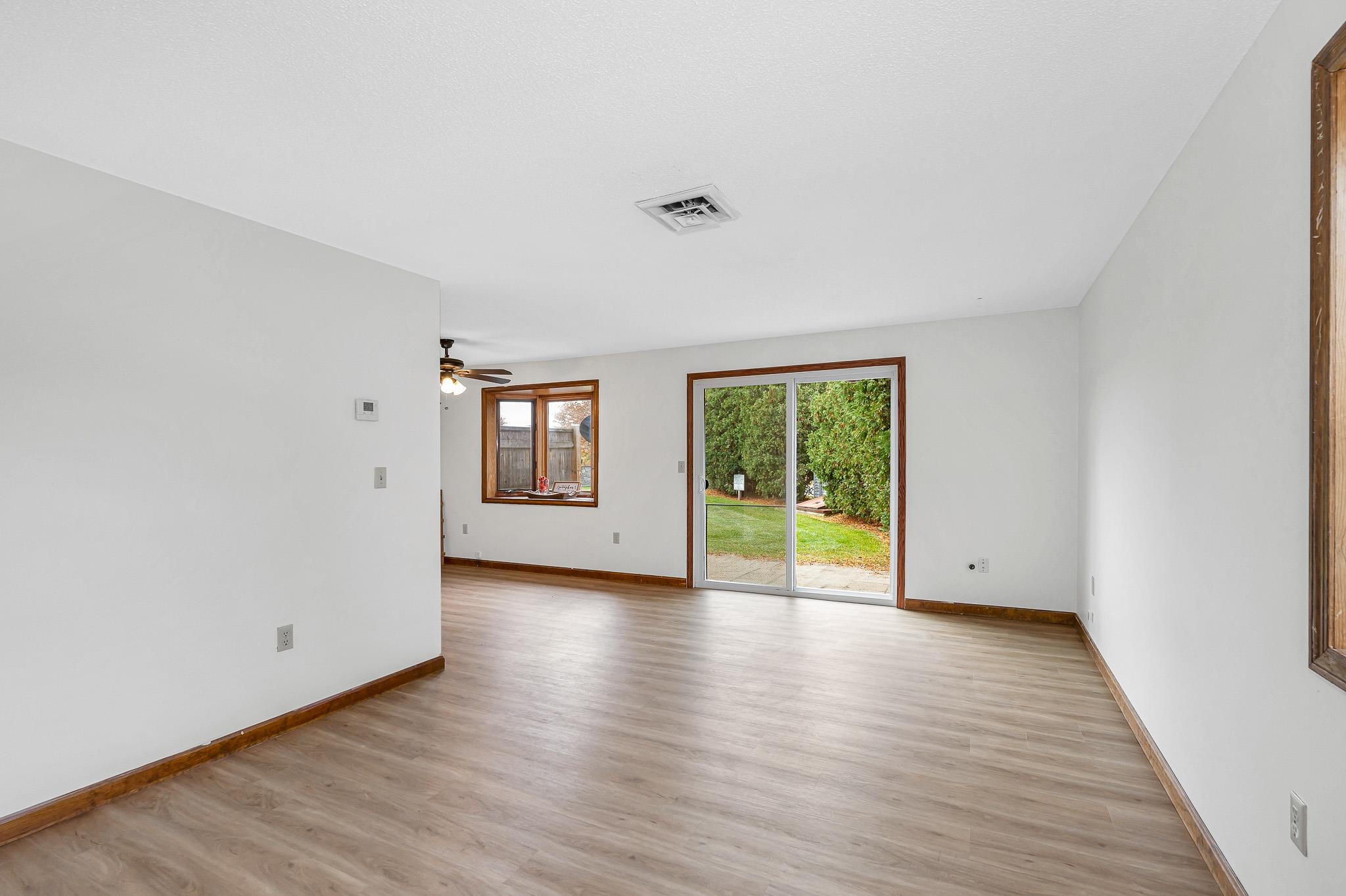 201 Millwright Dr, Nashua, NH 03063