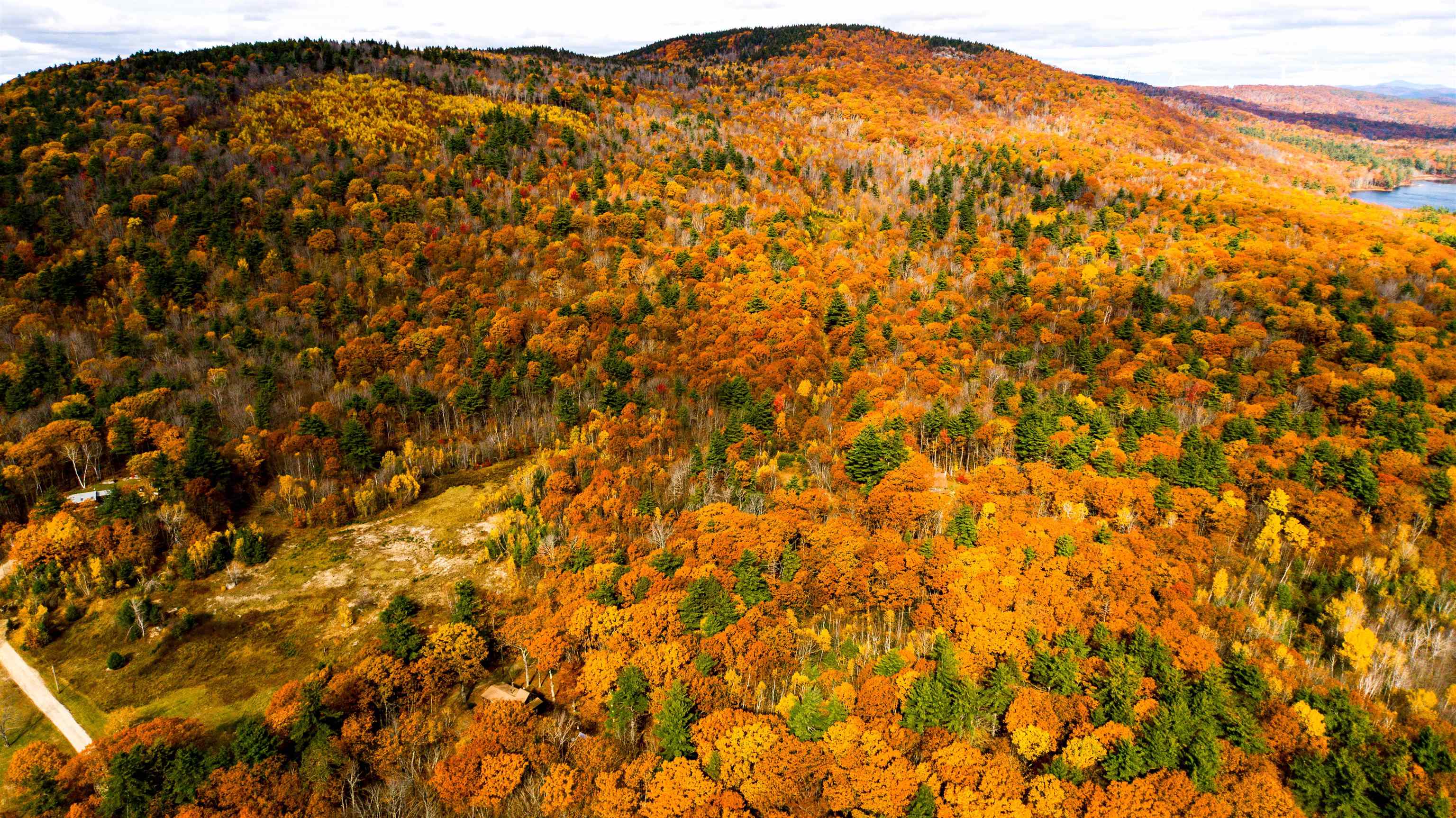 000 Willard Pond Rd, Hancock, NH 03449