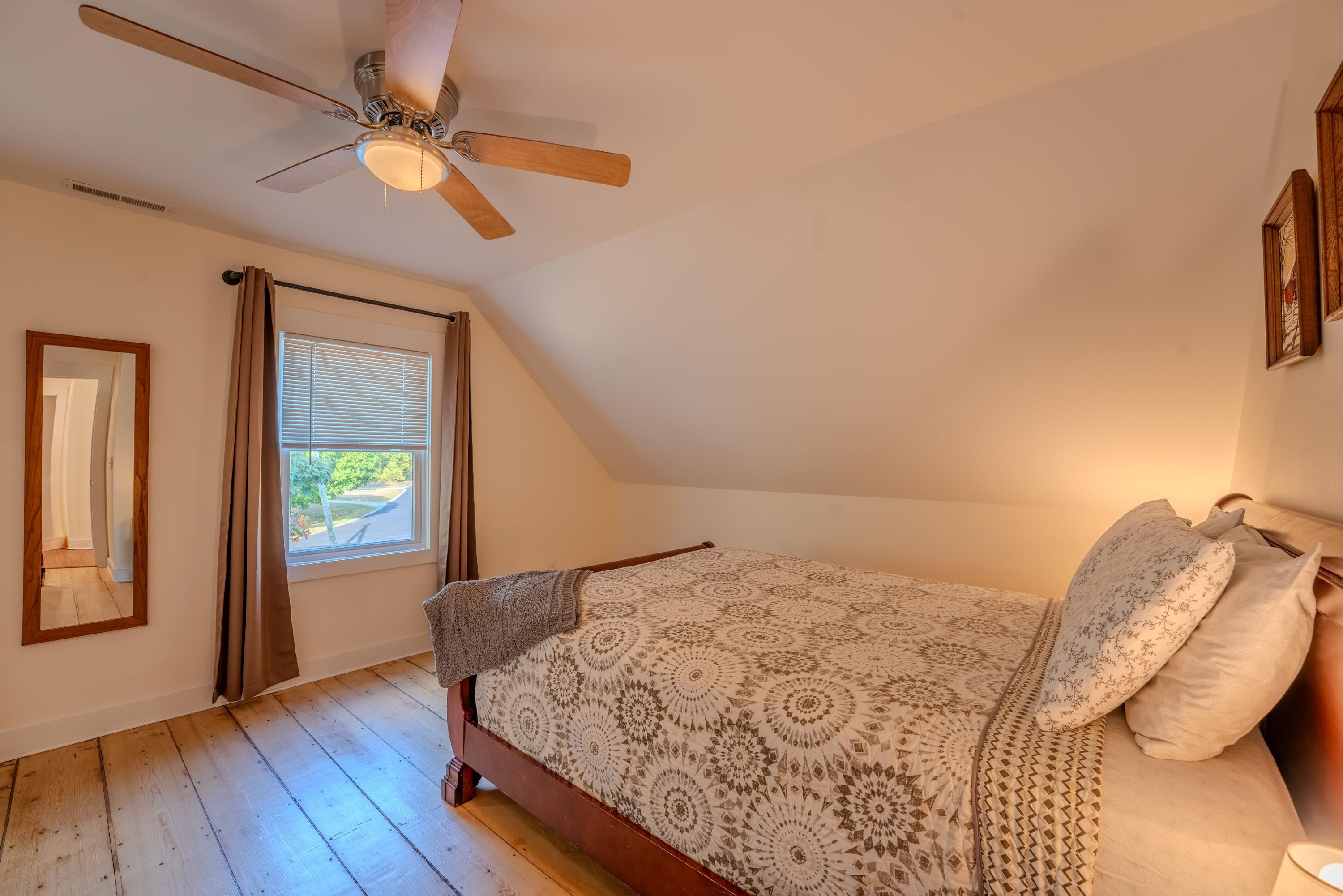 383 Owl St, Campton, NH 03223