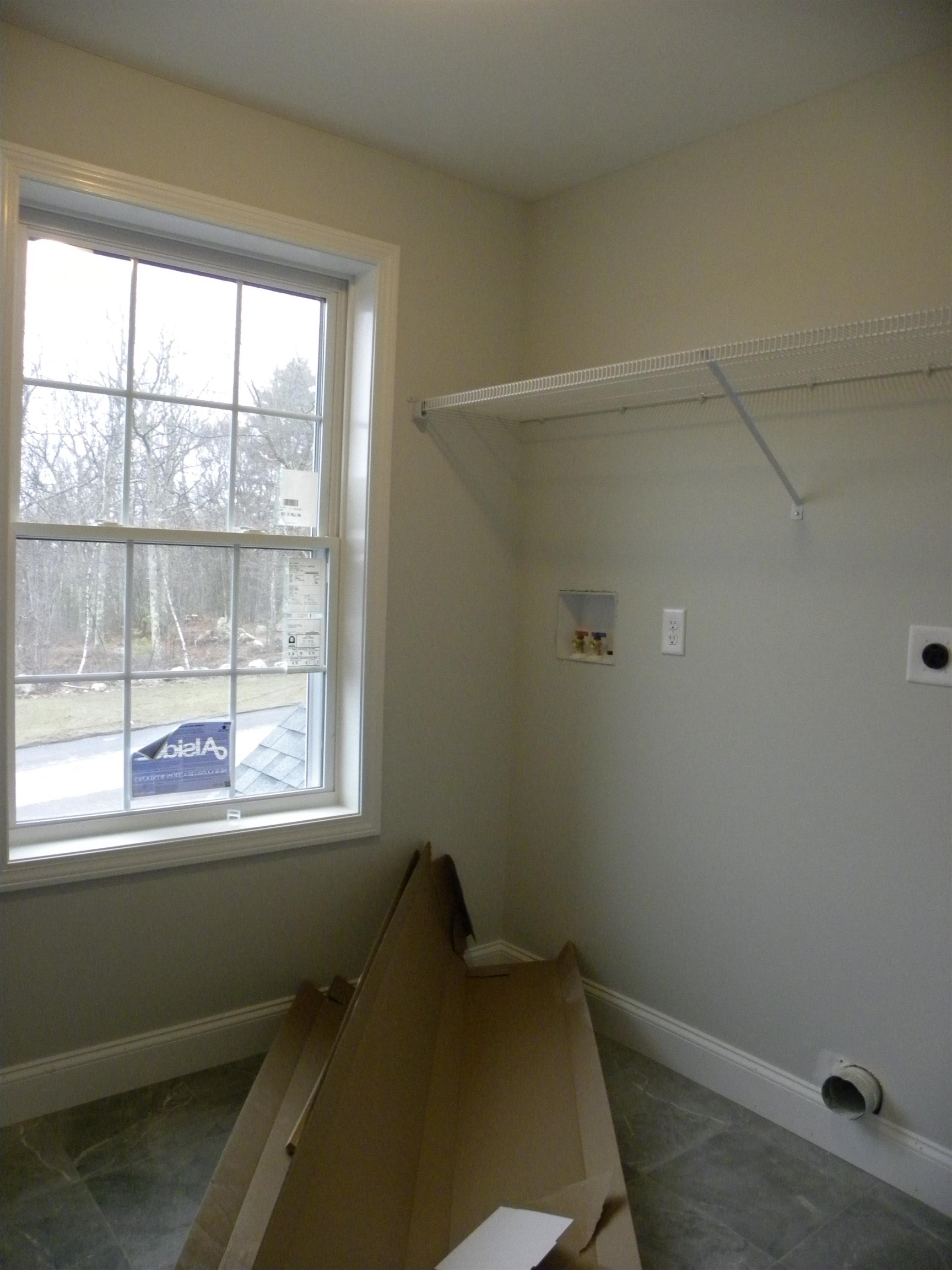 2nd Floor Laundry 25079399