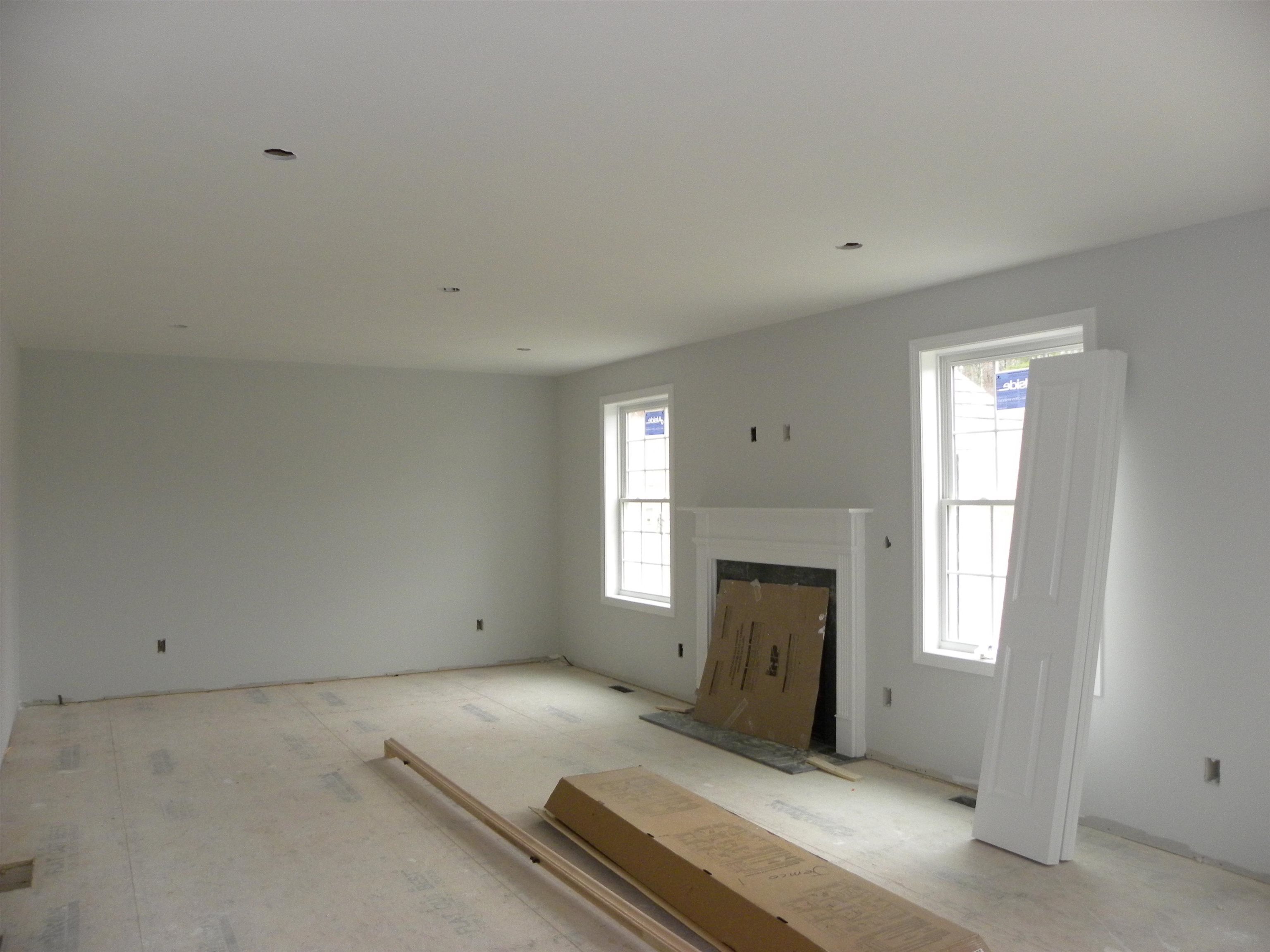 304 Karatzas Ave, Manchester, NH 03104