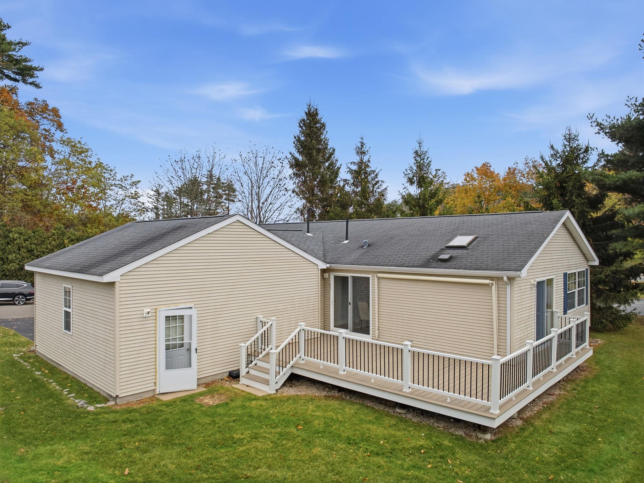 20 Ledgewood Way, Manchester, NH 03104