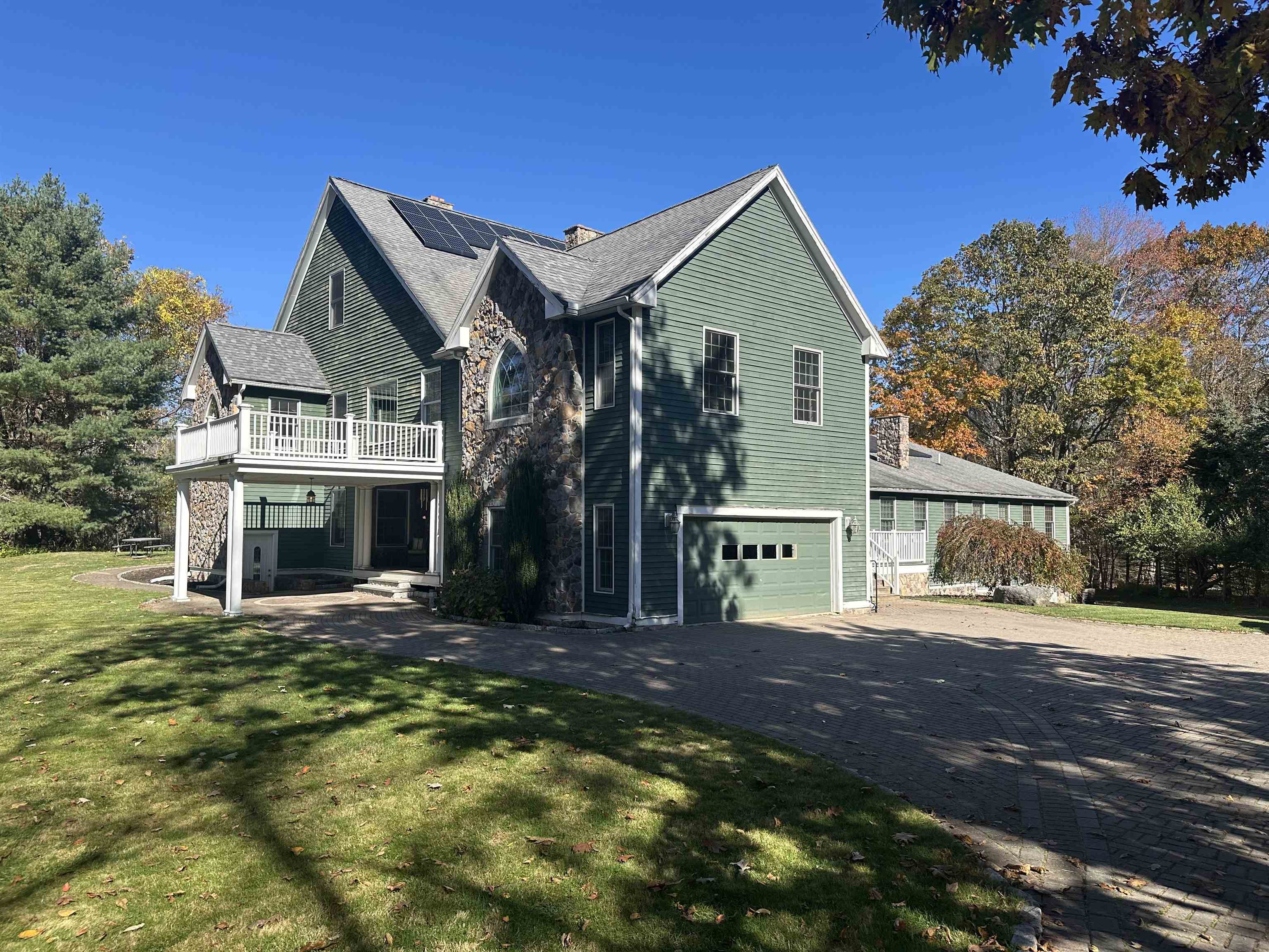 48 Sanborn Rd, East Kingston, NH 03827