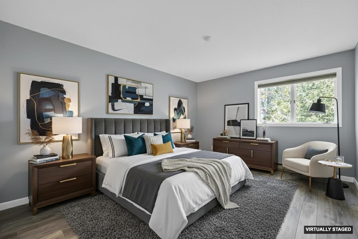 918 N Main St, Laconia, NH 03246