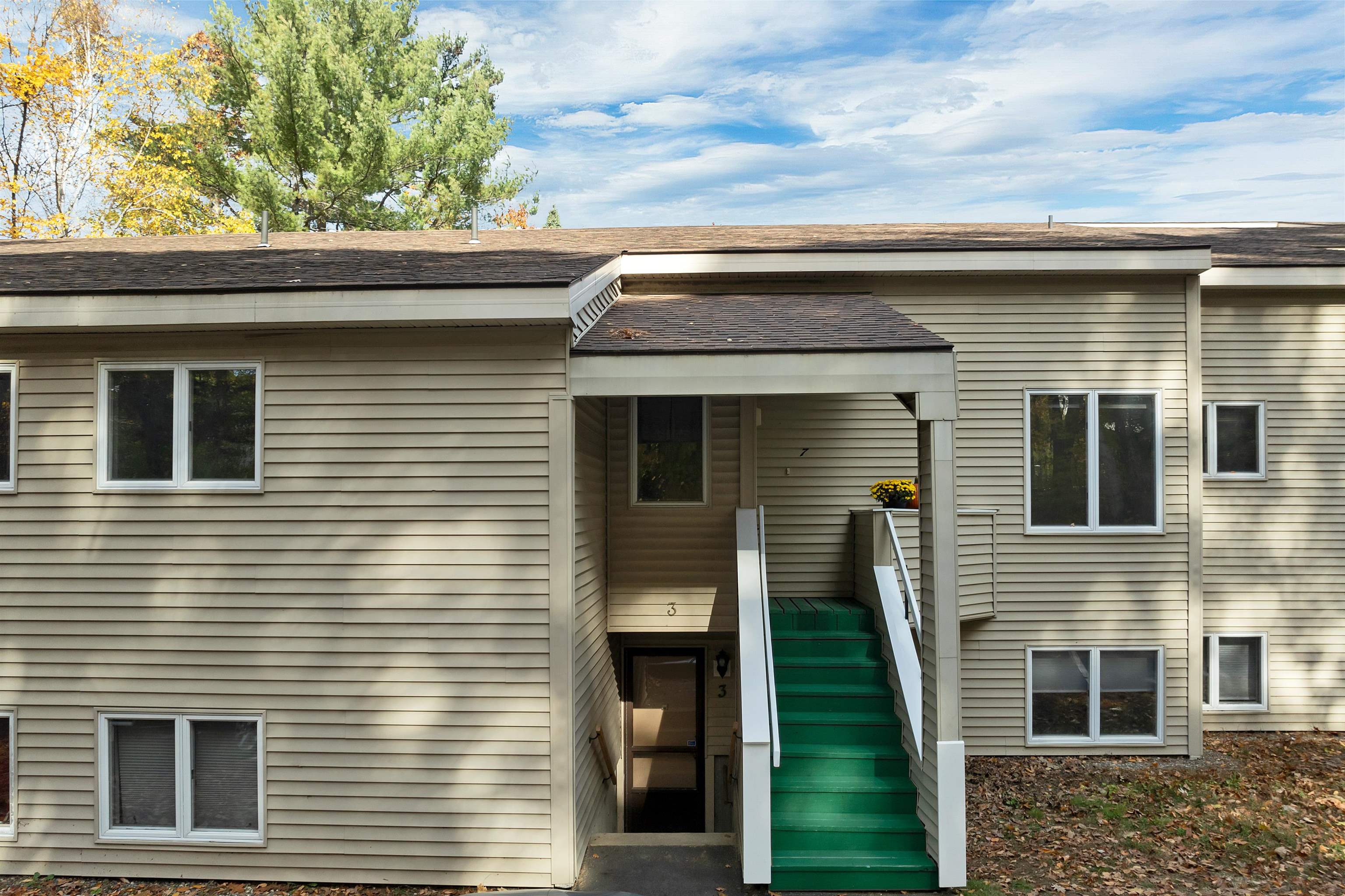 918 N Main St, Laconia, NH 03246