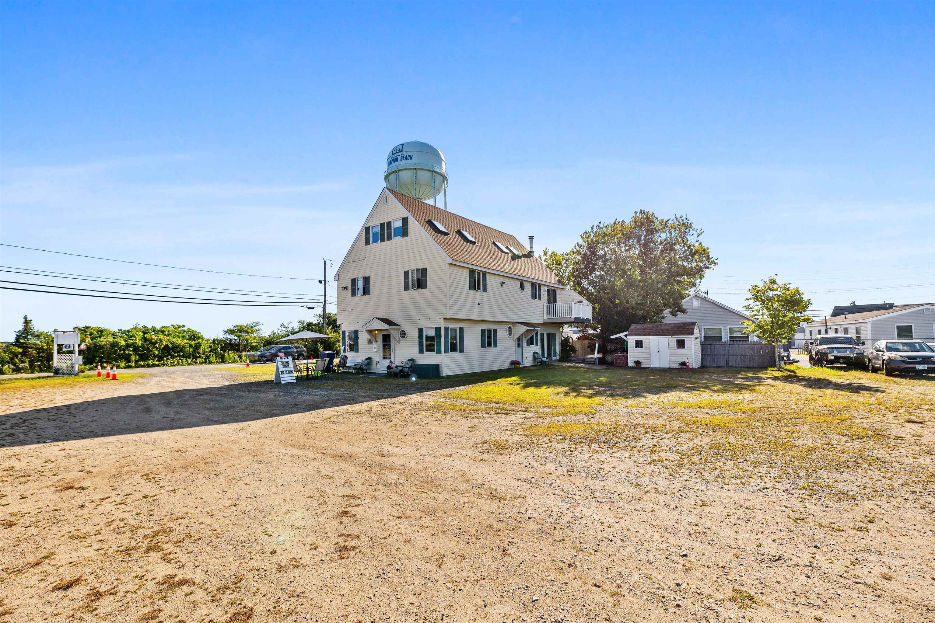 73 Church St, Hampton, NH 03842