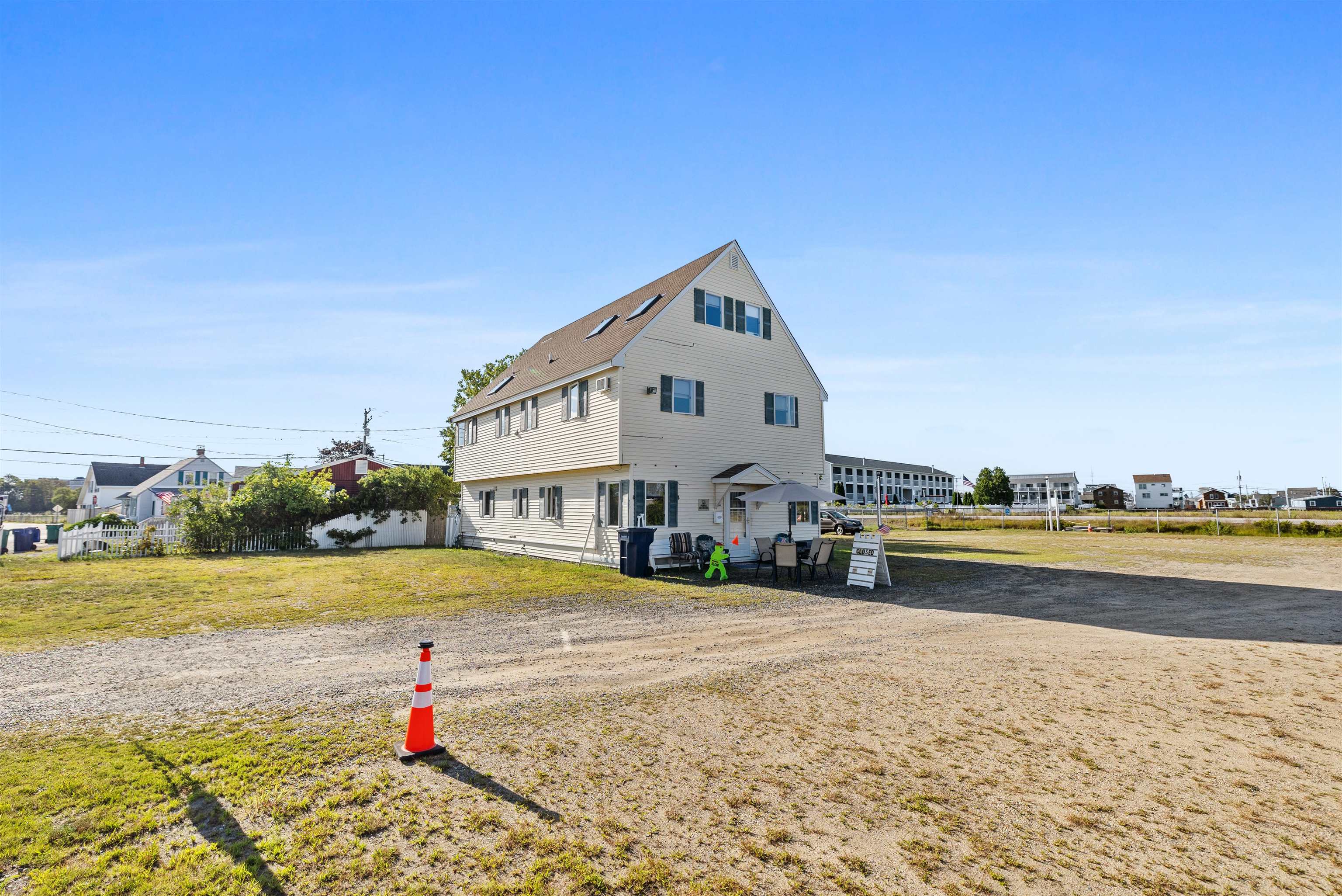 73 Church St, Hampton, NH 03842