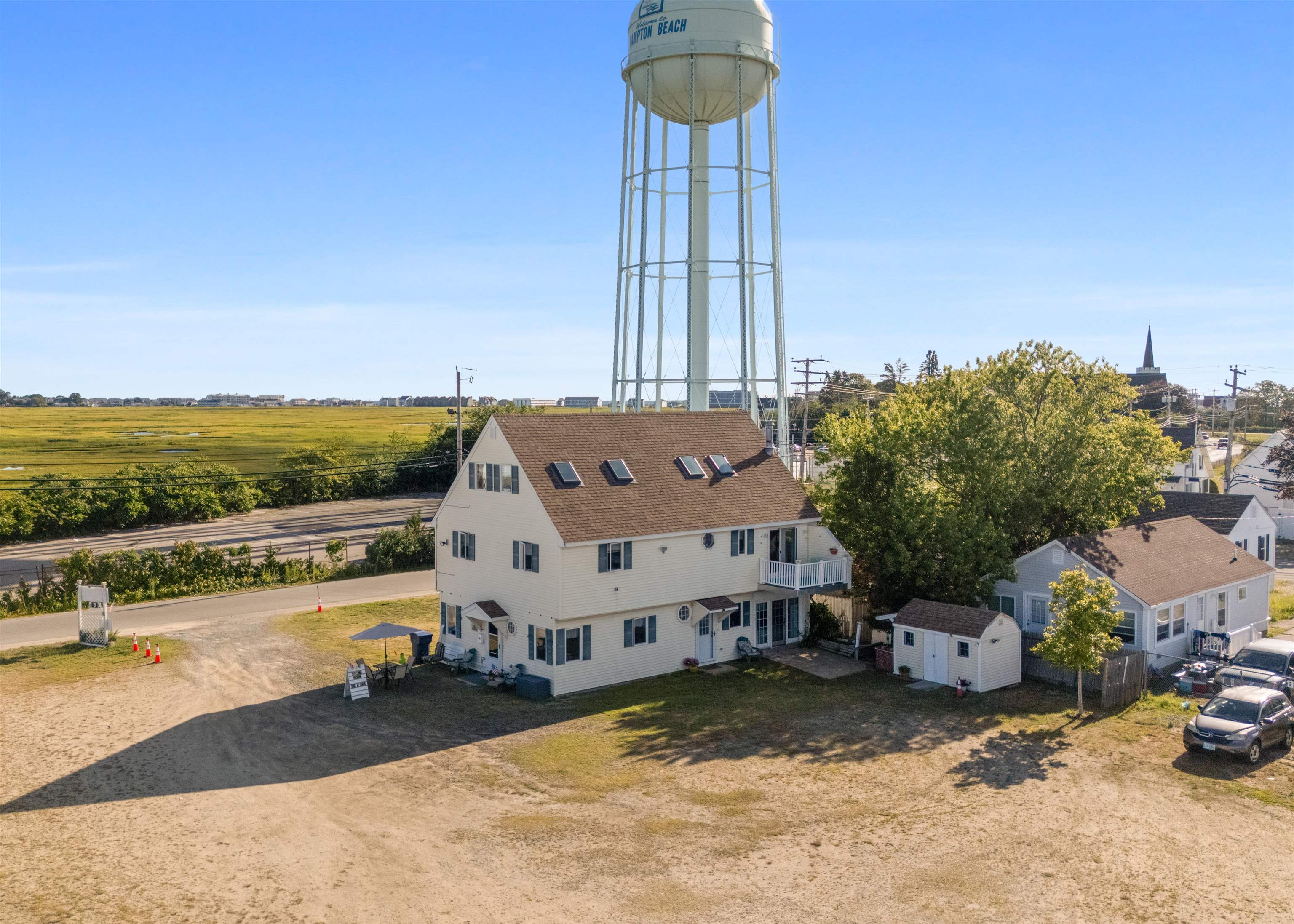 73 Church St, Hampton, NH 03842