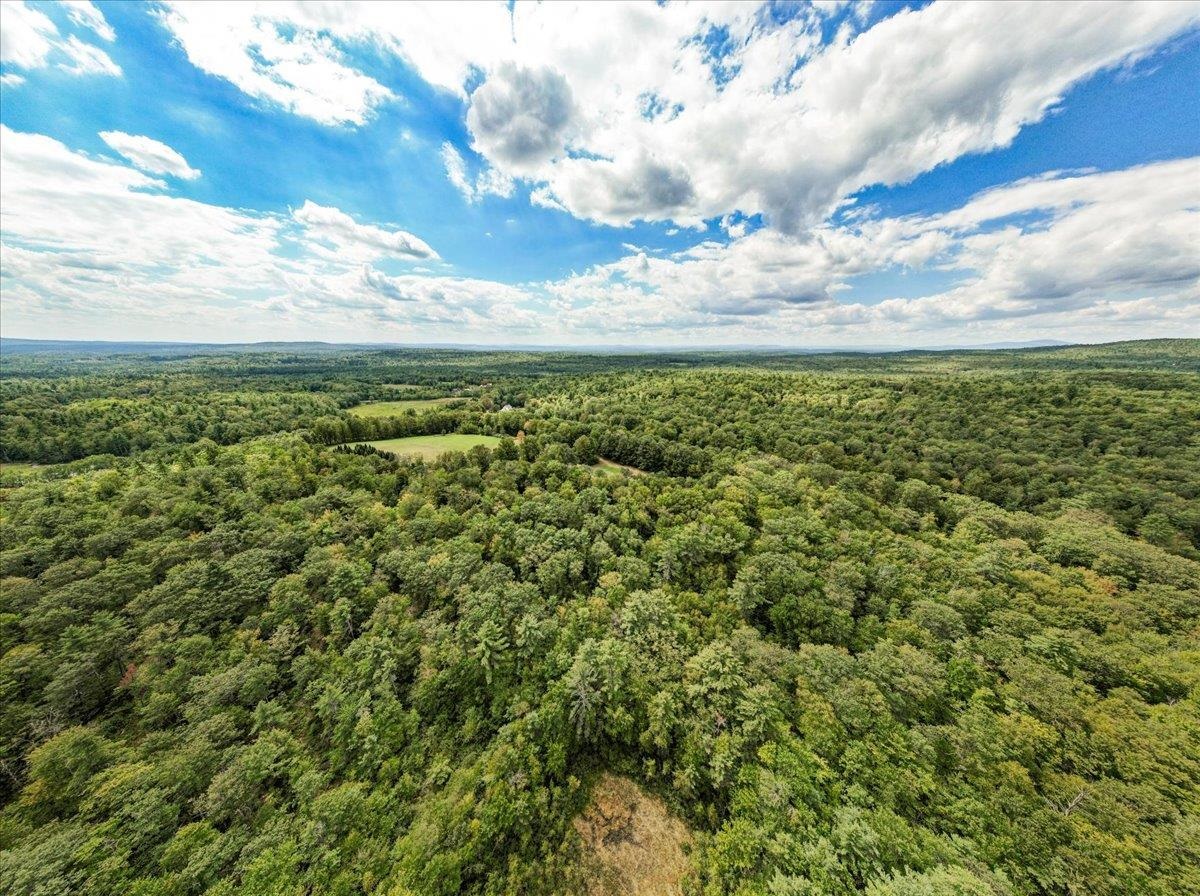 22 Abberton Rd, Canterbury, NH 03224