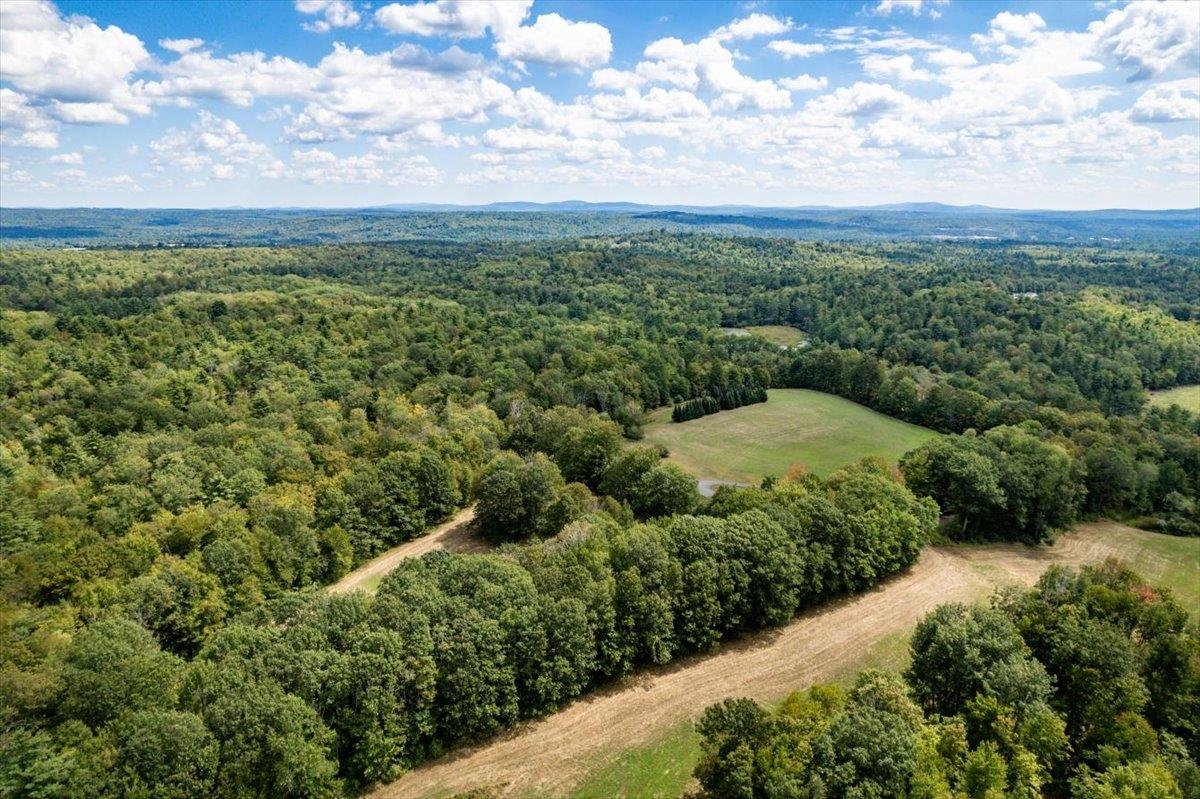 22 Abberton Rd, Canterbury, NH 03224