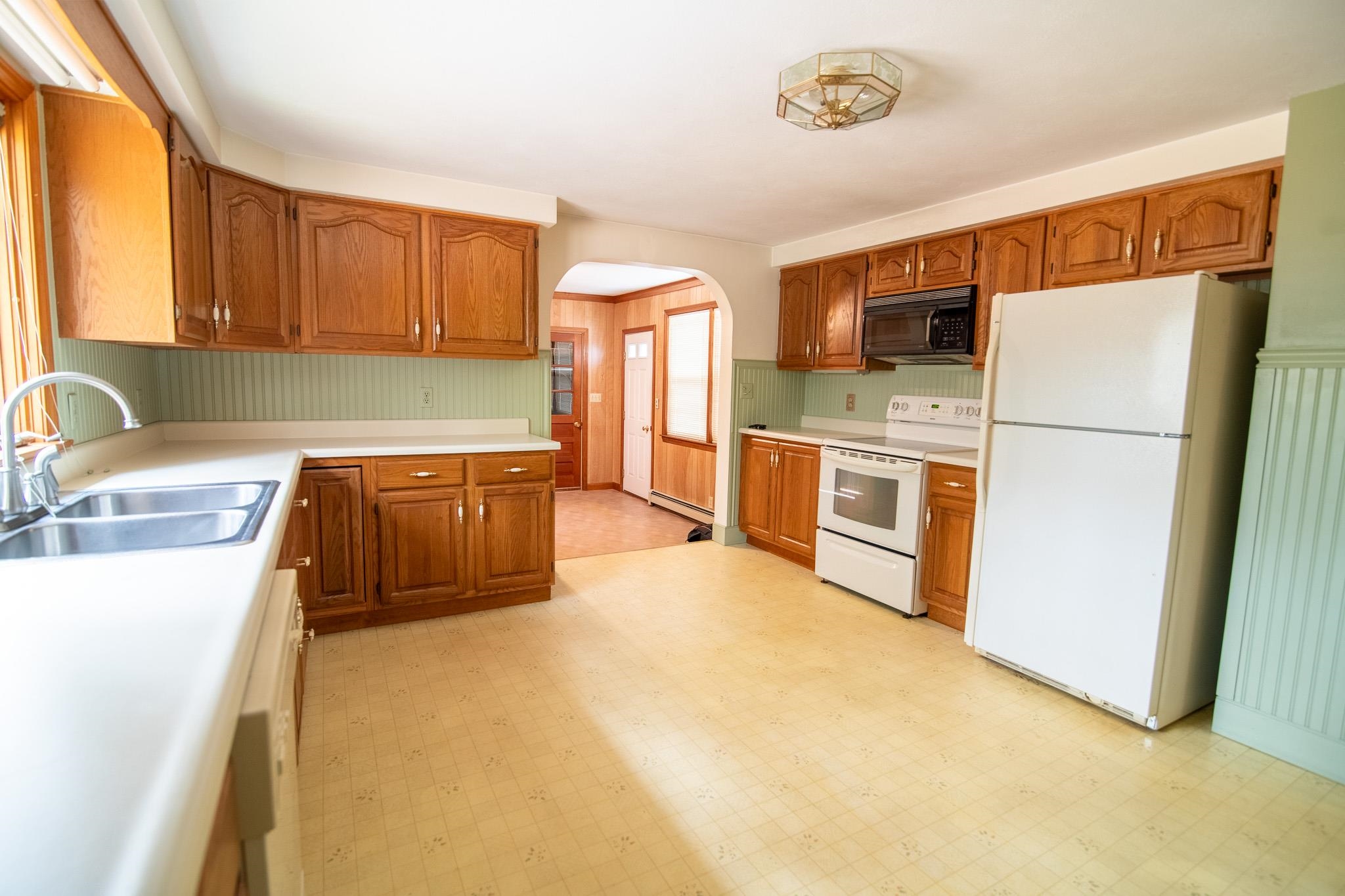 17 Drinkwater Rd, Hampton Falls, NH 03844