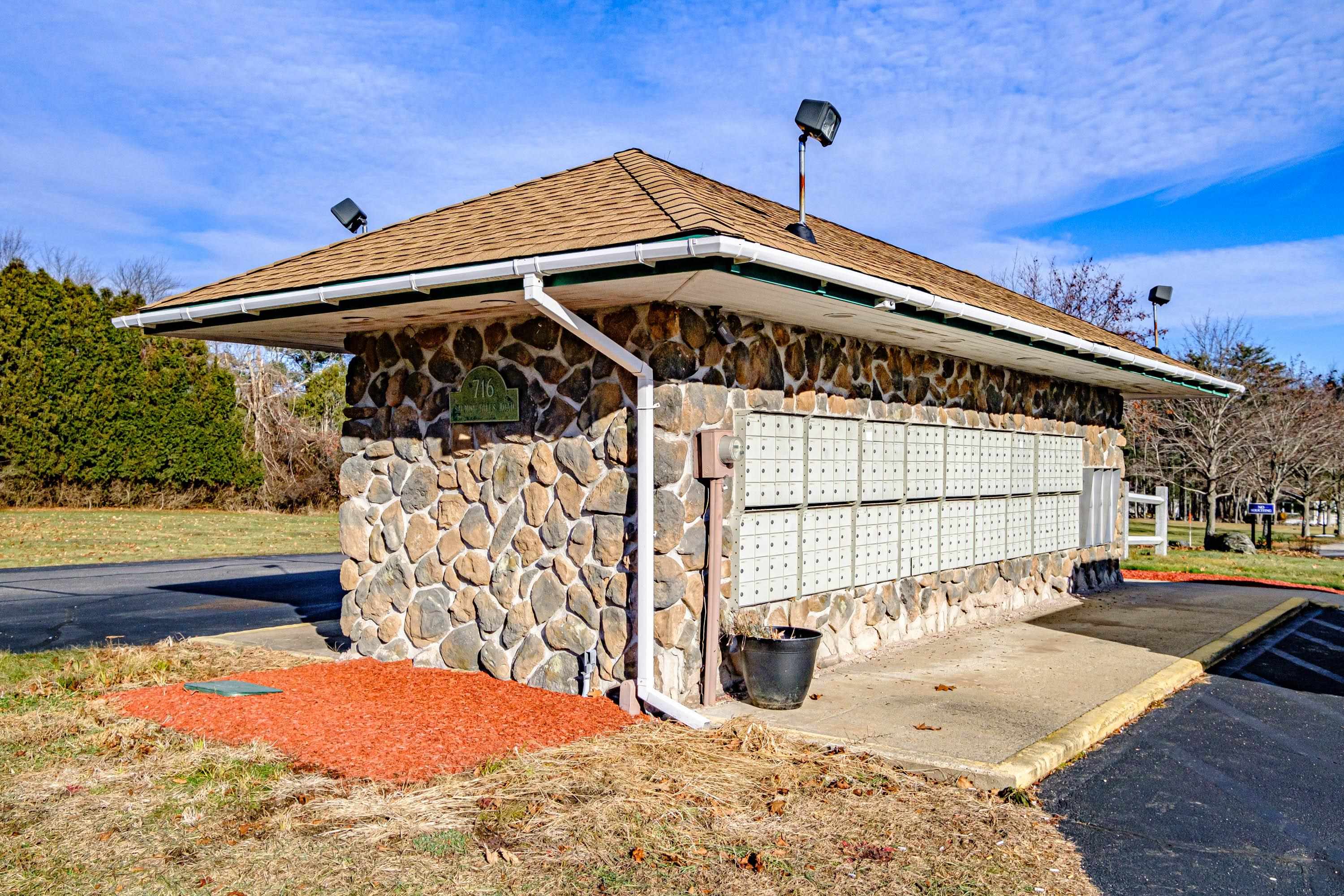 73 Diamondback Dr, Rochester, NH 03868