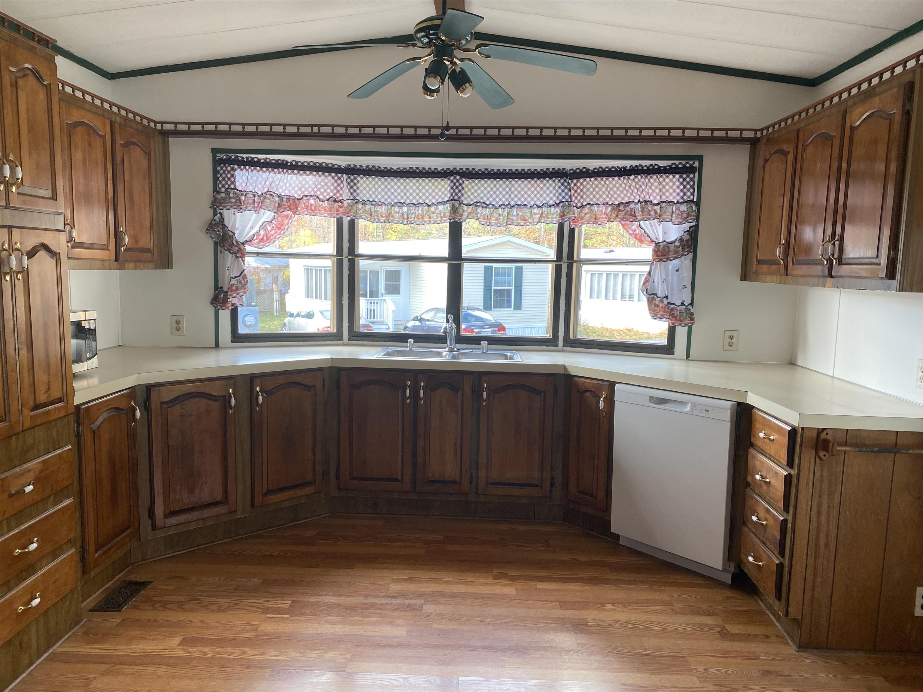 19 First St, Exeter, NH 03833