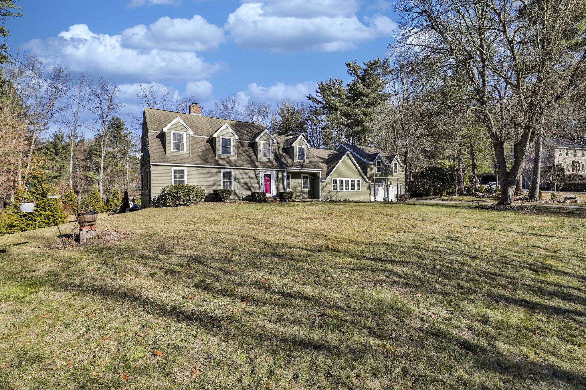 207 Oak Ridge Rd, Plaistow, NH 03865