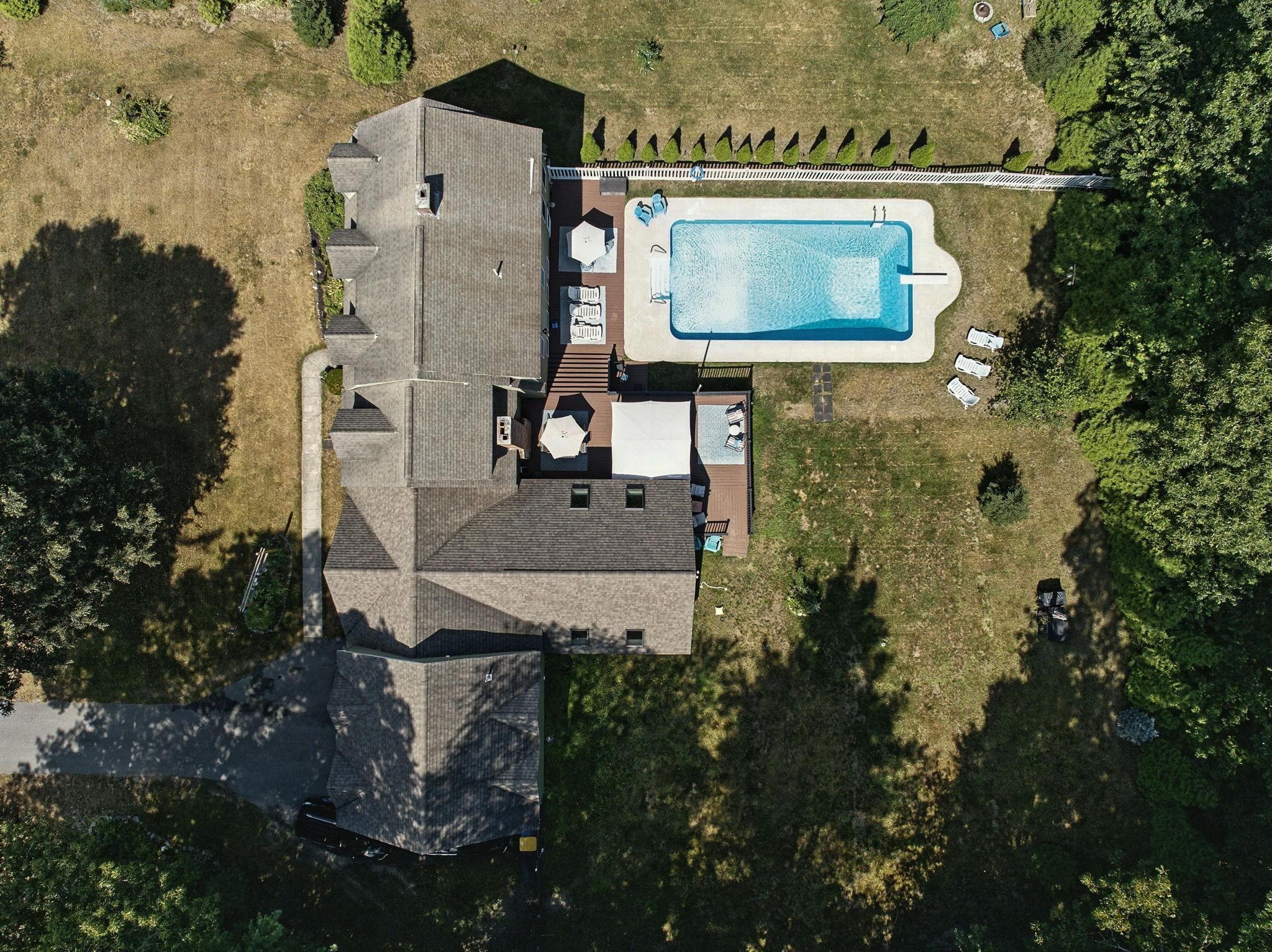 207 Oak Ridge Rd, Plaistow, NH 03865