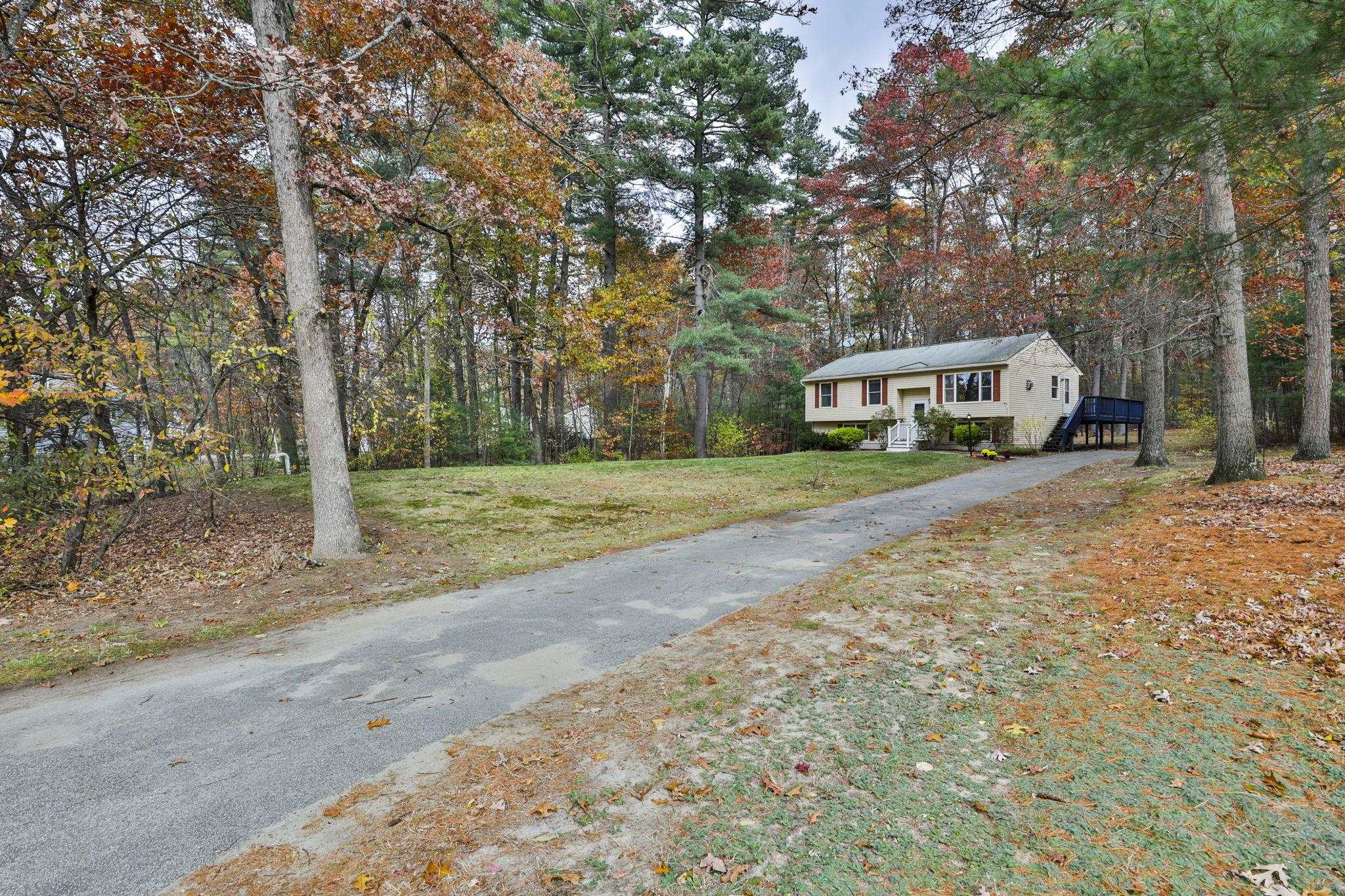 16 Evergreen Dr, Hudson, NH 03051