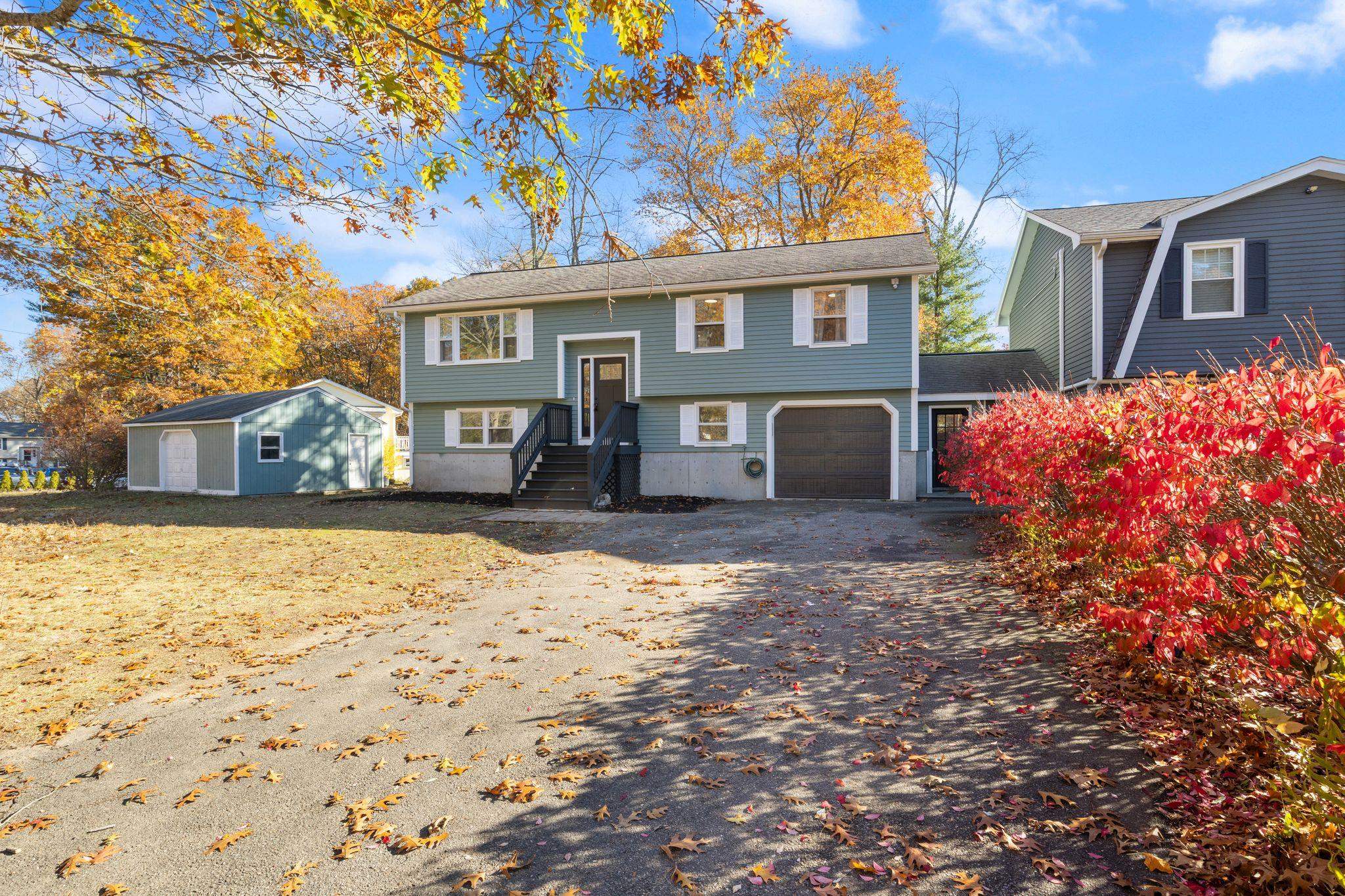 MLS 5068621: 8 Kimberly Drive, Seabrook NH