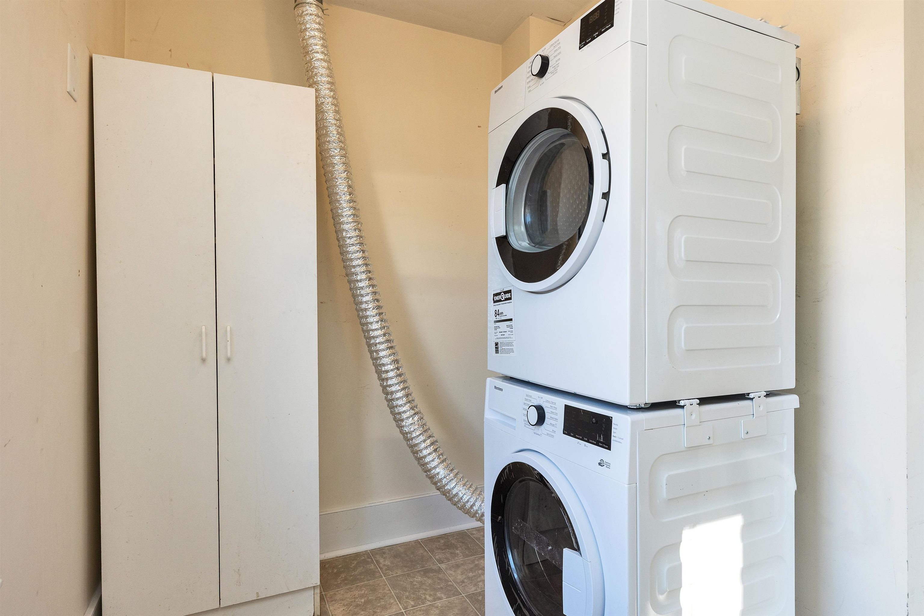 76 W Merrimack St, Manchester, NH 03101